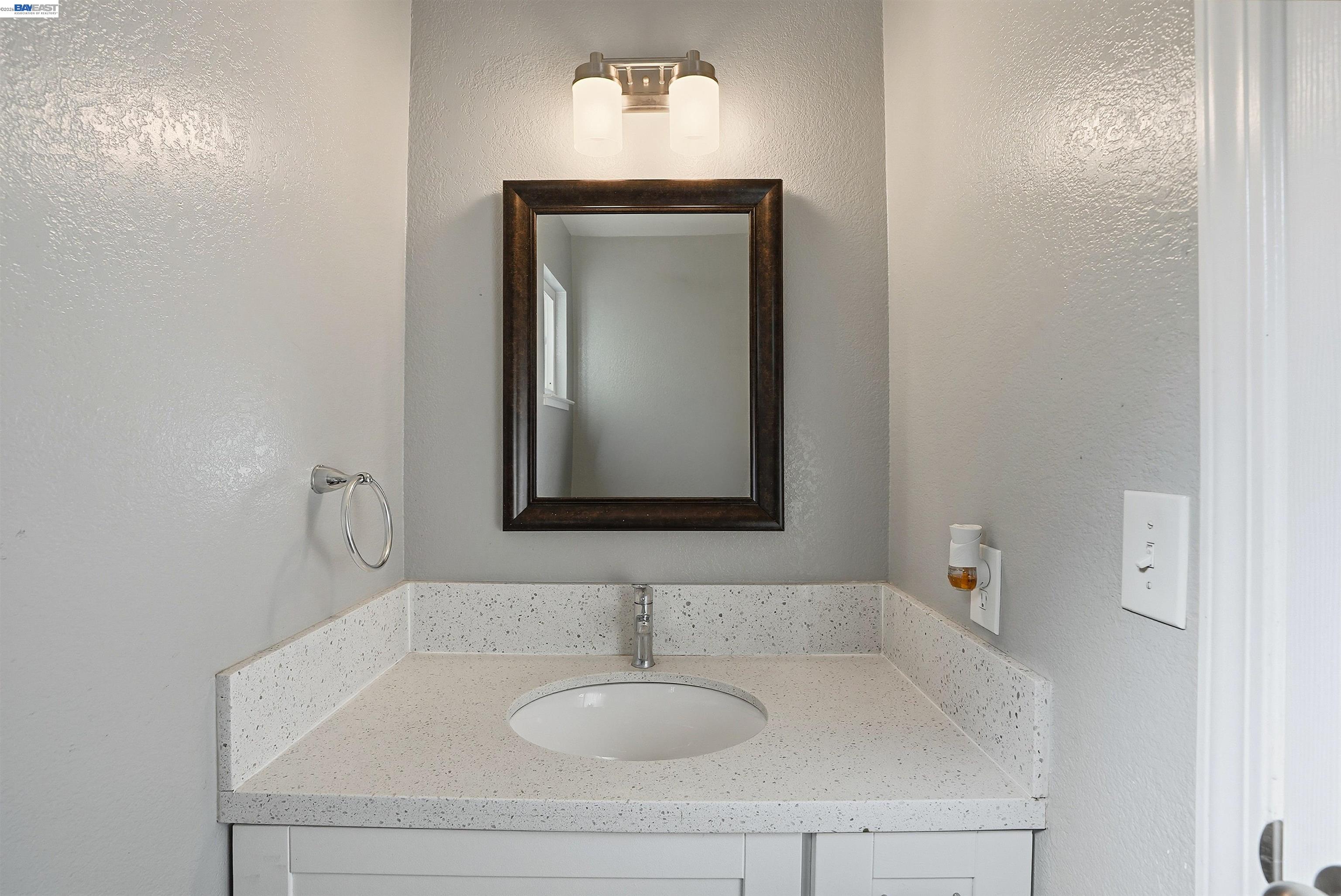 Photo #6: 41136552 Listing: Photo #6