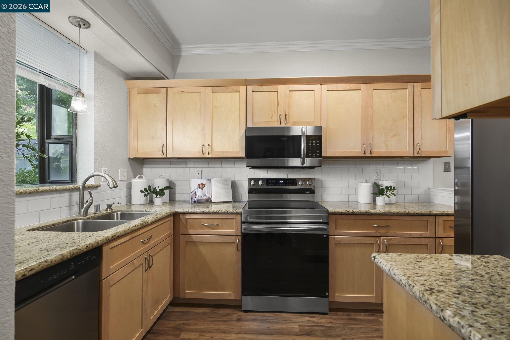 Photo #11: 41136597 Listing: Photo #11