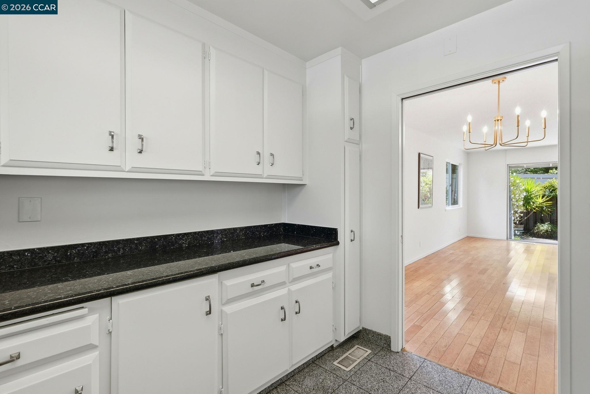 Photo #10: 41136621 Listing: Photo #10