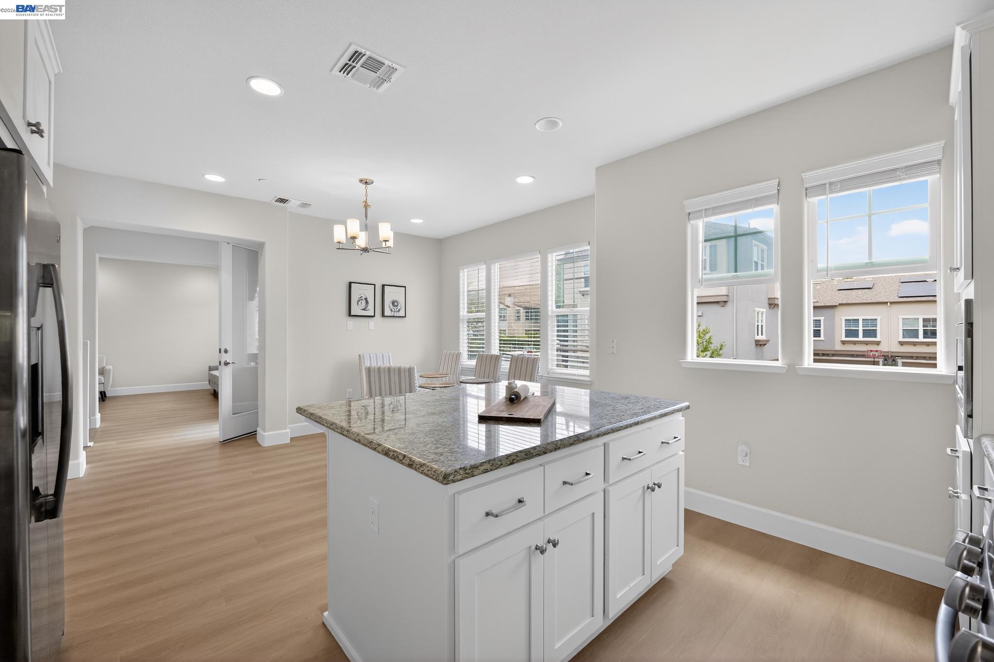 Photo #8: 41136623 Listing: Photo #8