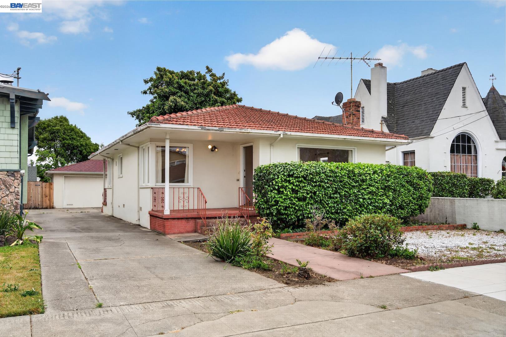 519 Maud Ave