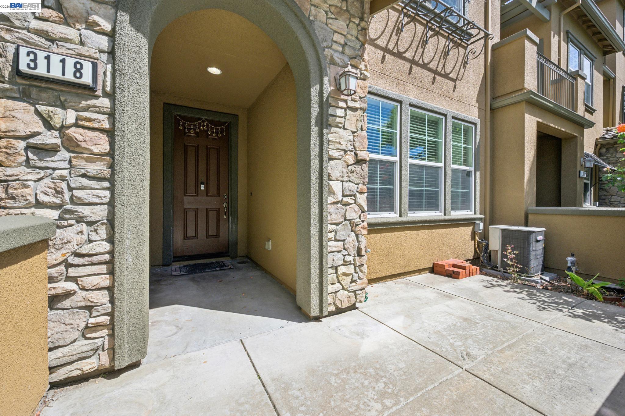 Photo #2: 41136683 Listing: Photo #2