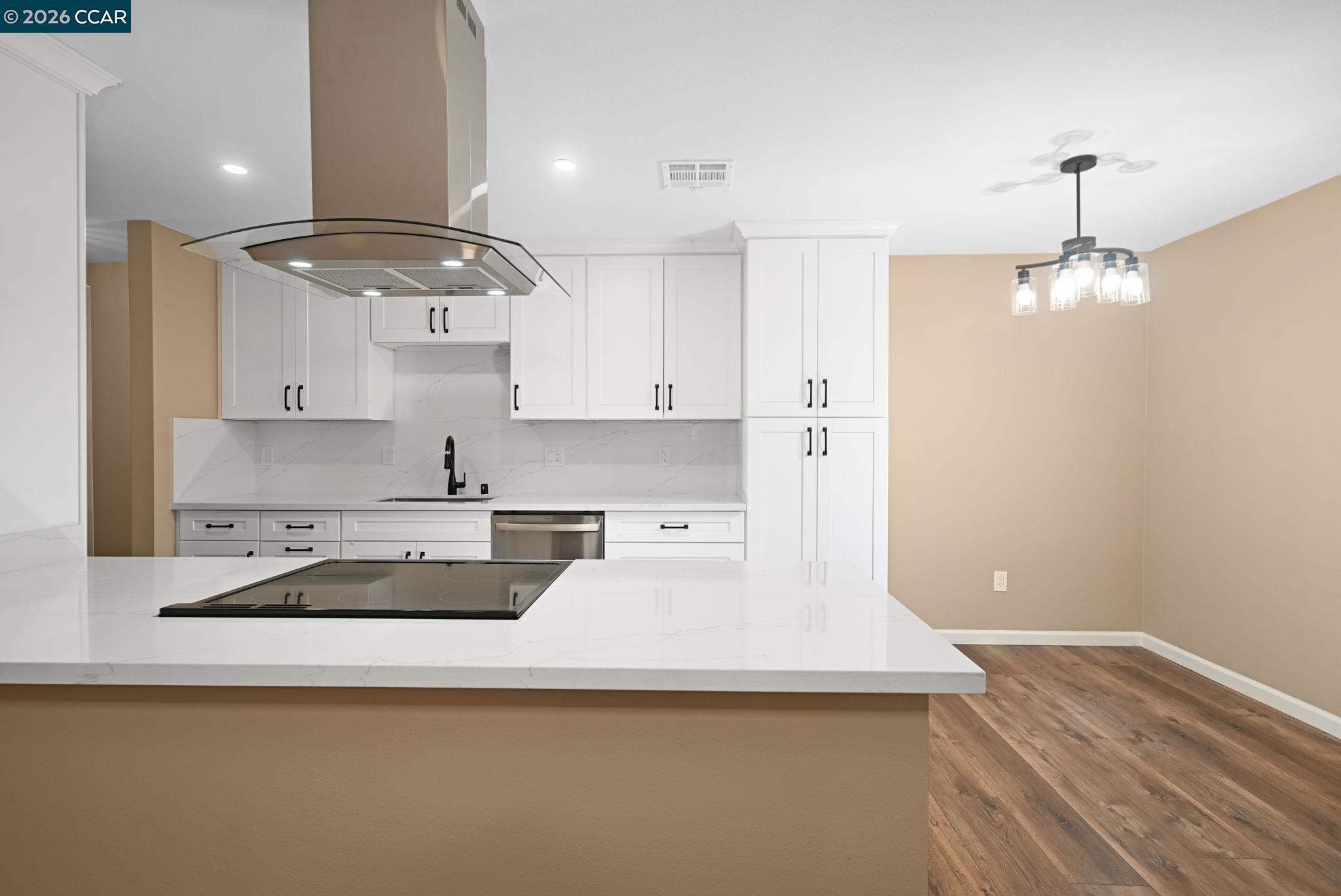 Photo #7: 41136692 Listing: Photo #7