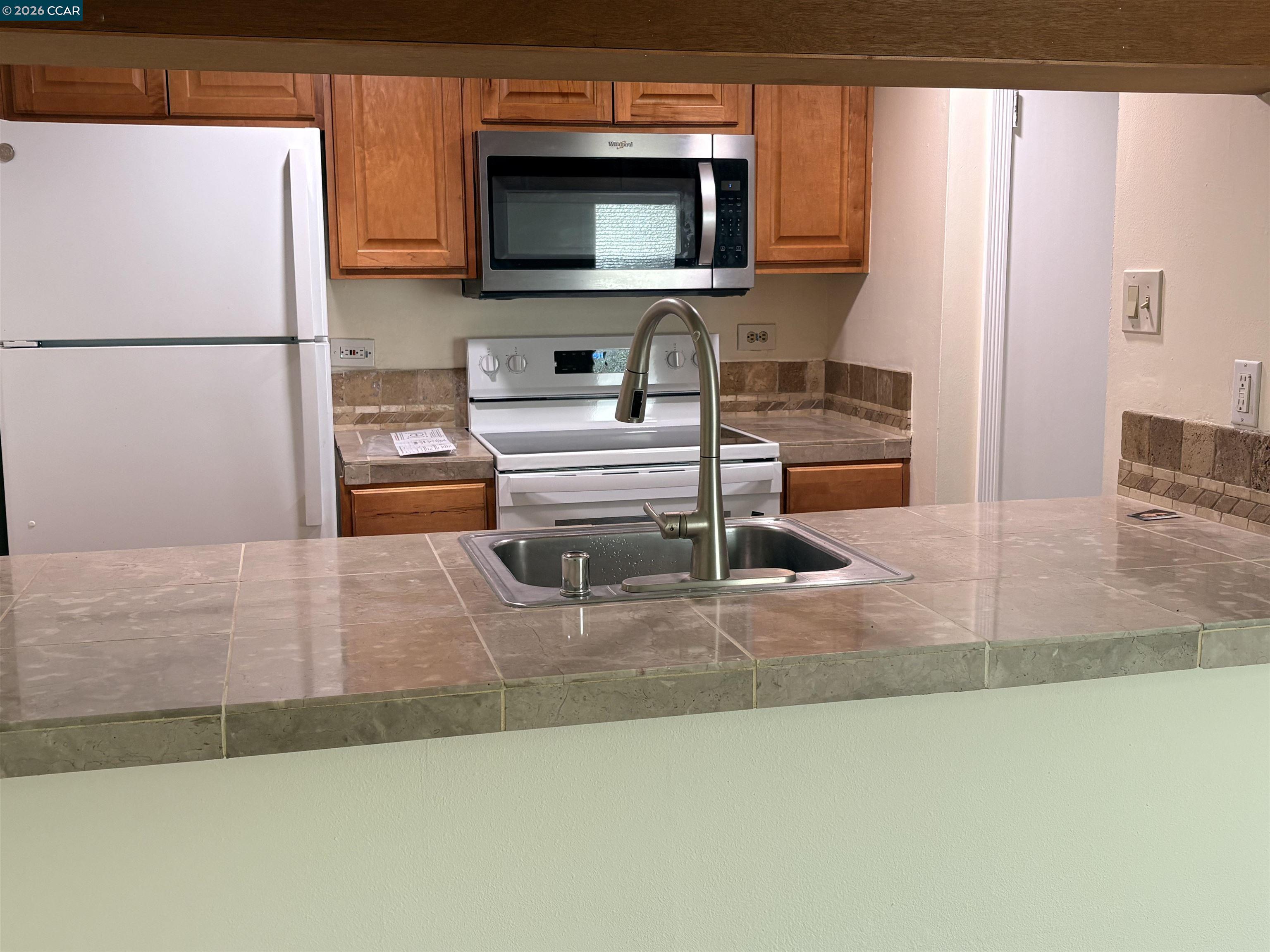 Photo #8: 41136735 Listing: Photo #8