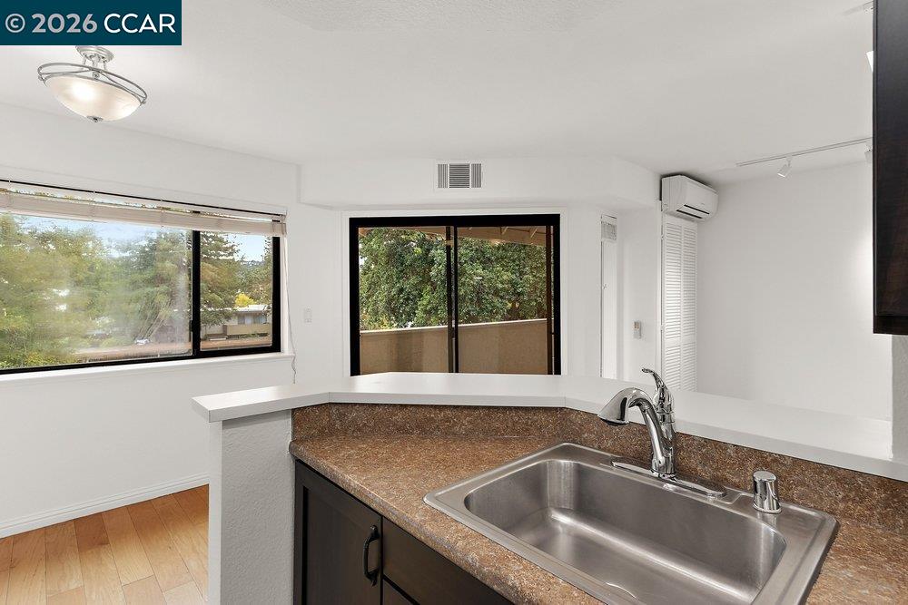 Photo #12: 41136773 Listing: Photo #12