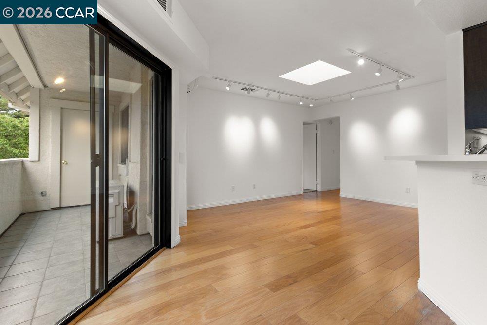 Photo #3: 41136773 Listing: Photo #3