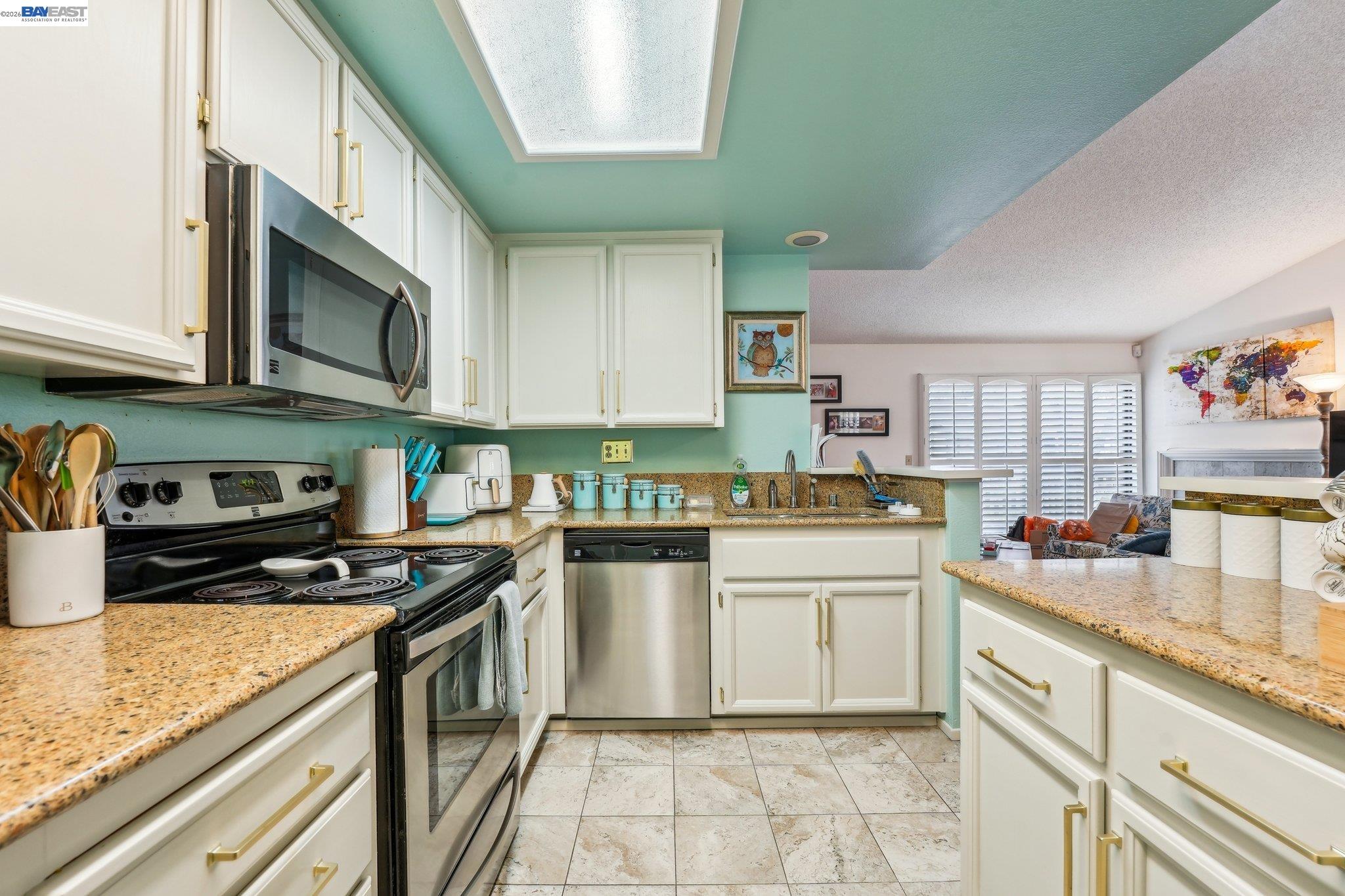 Photo #5: 41136779 Listing: Photo #5