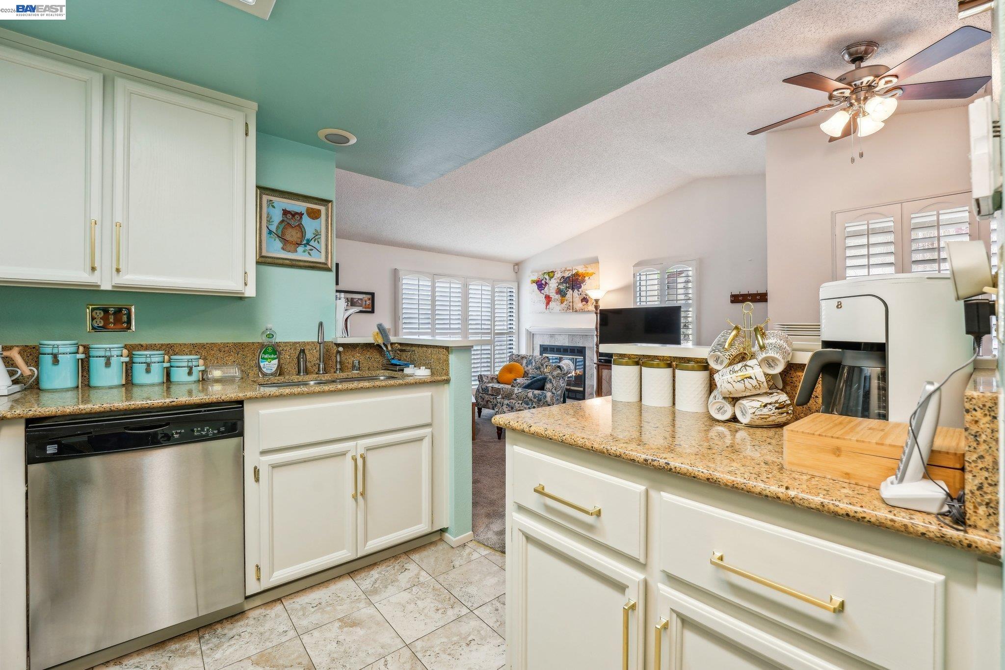 Photo #6: 41136779 Listing: Photo #6