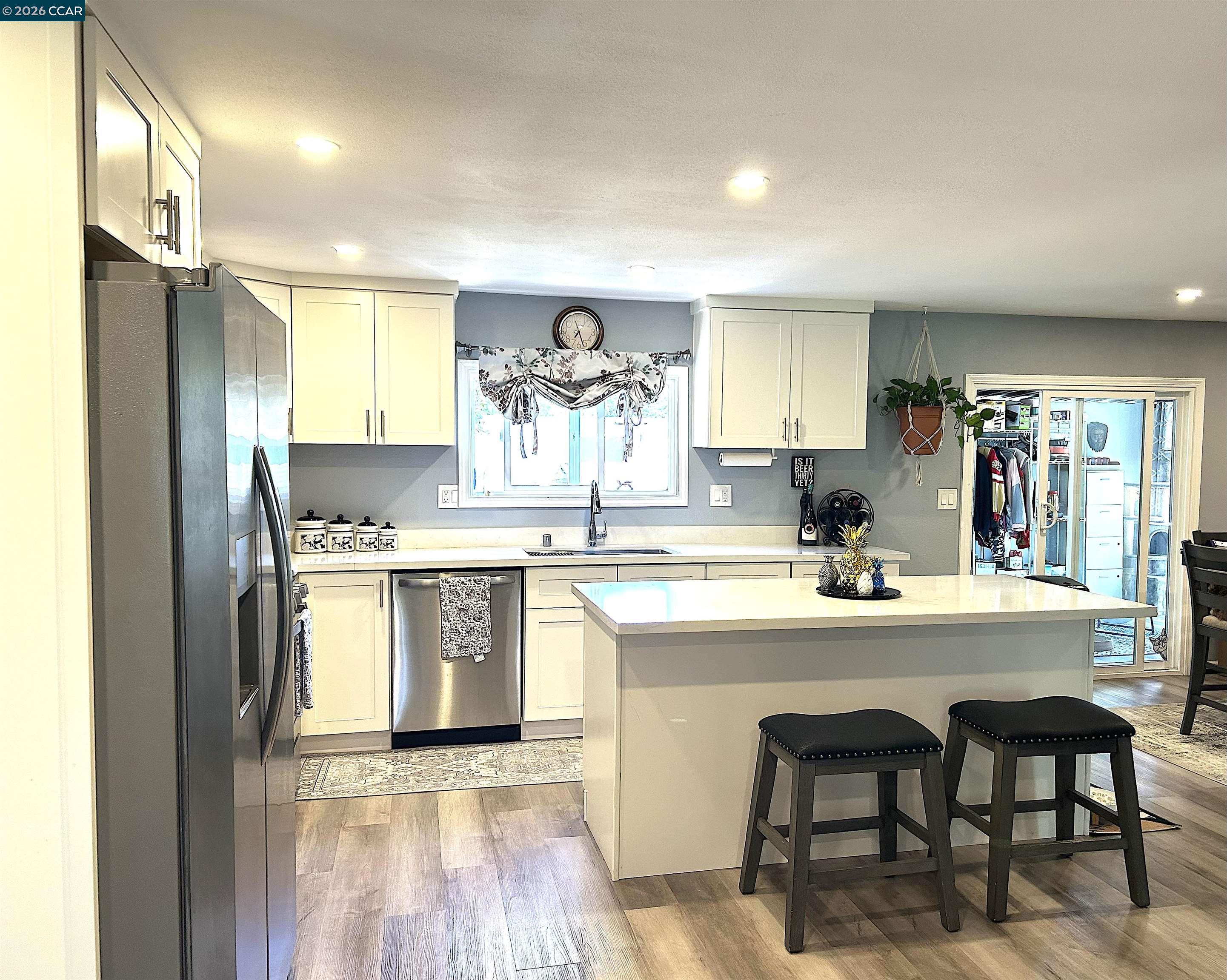 54 Kay Dr, Vallejo CA 94590 — photo 8
