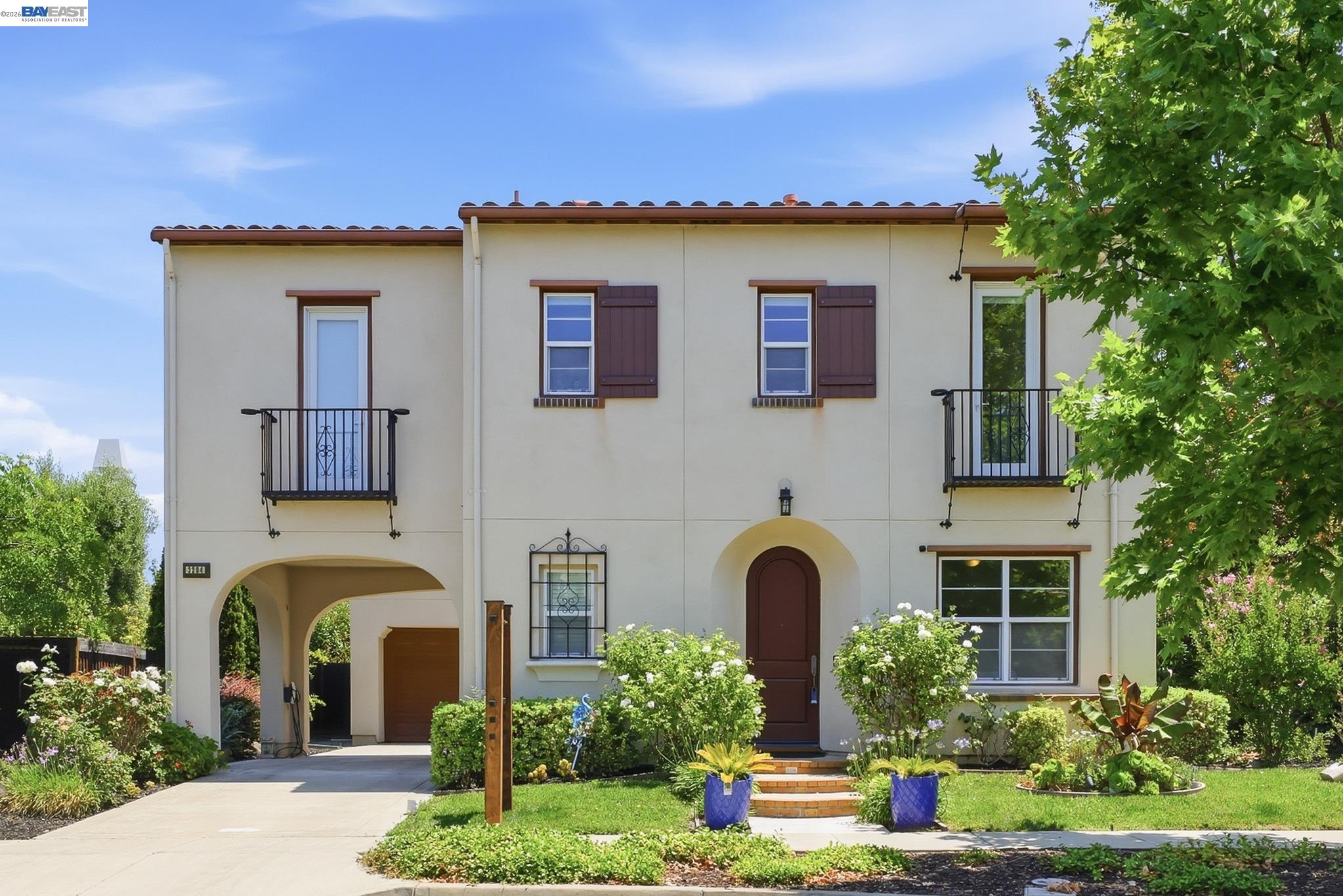 3294 Griffon St