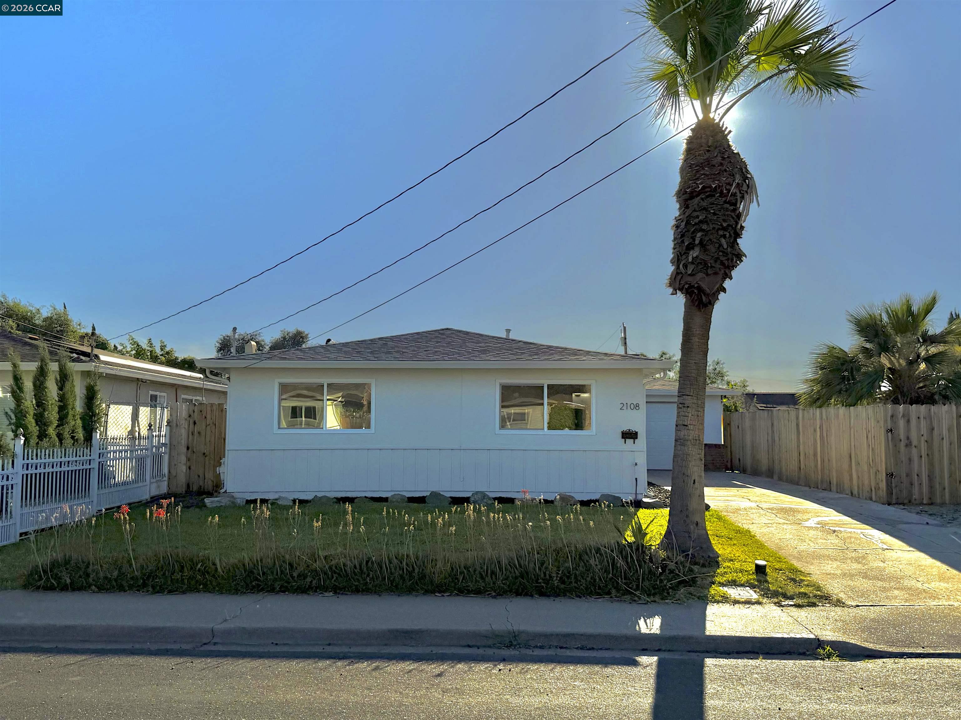 Front Image Thumbnail for CC41136825