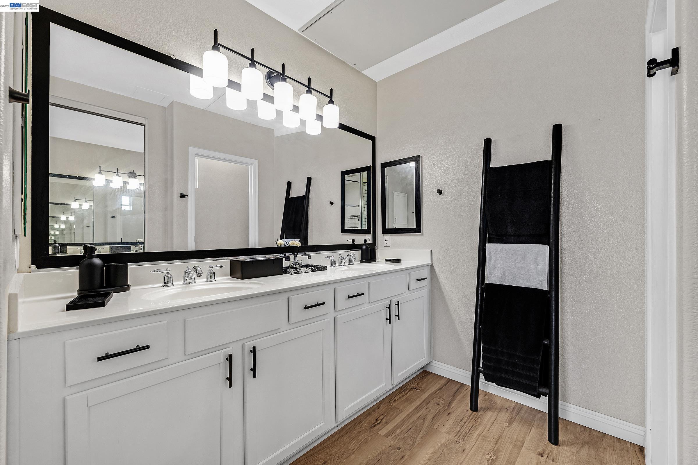 Photo #16: 41136863 Listing: Photo #16