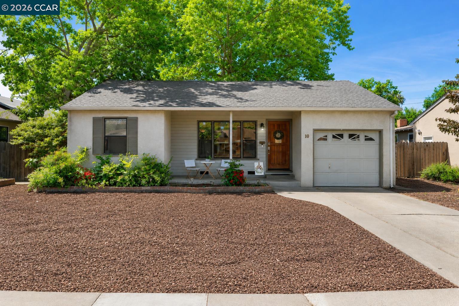 Front Image Thumbnail for CC41136871