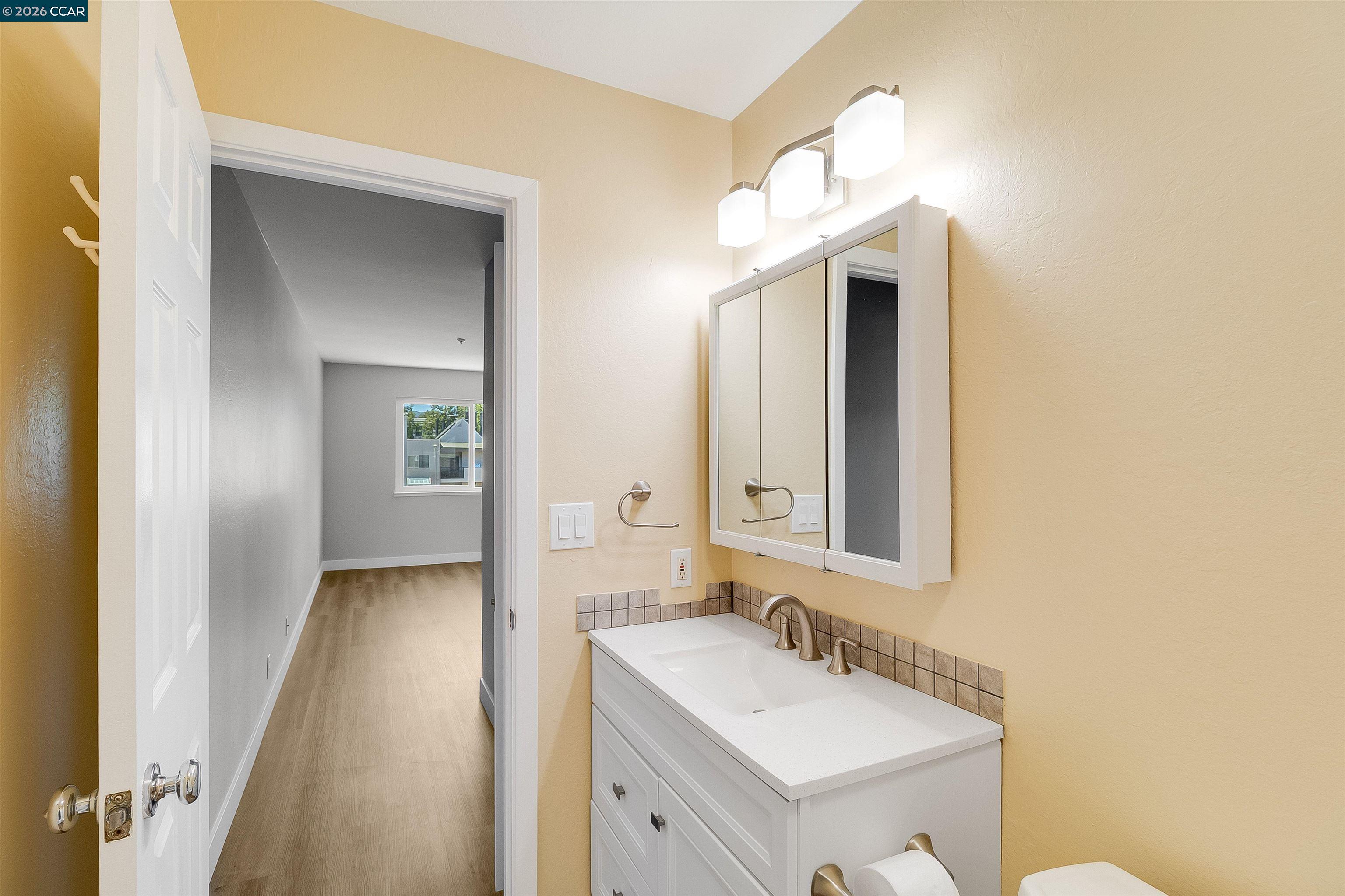 Photo #33: 41136873 Listing: Photo #33