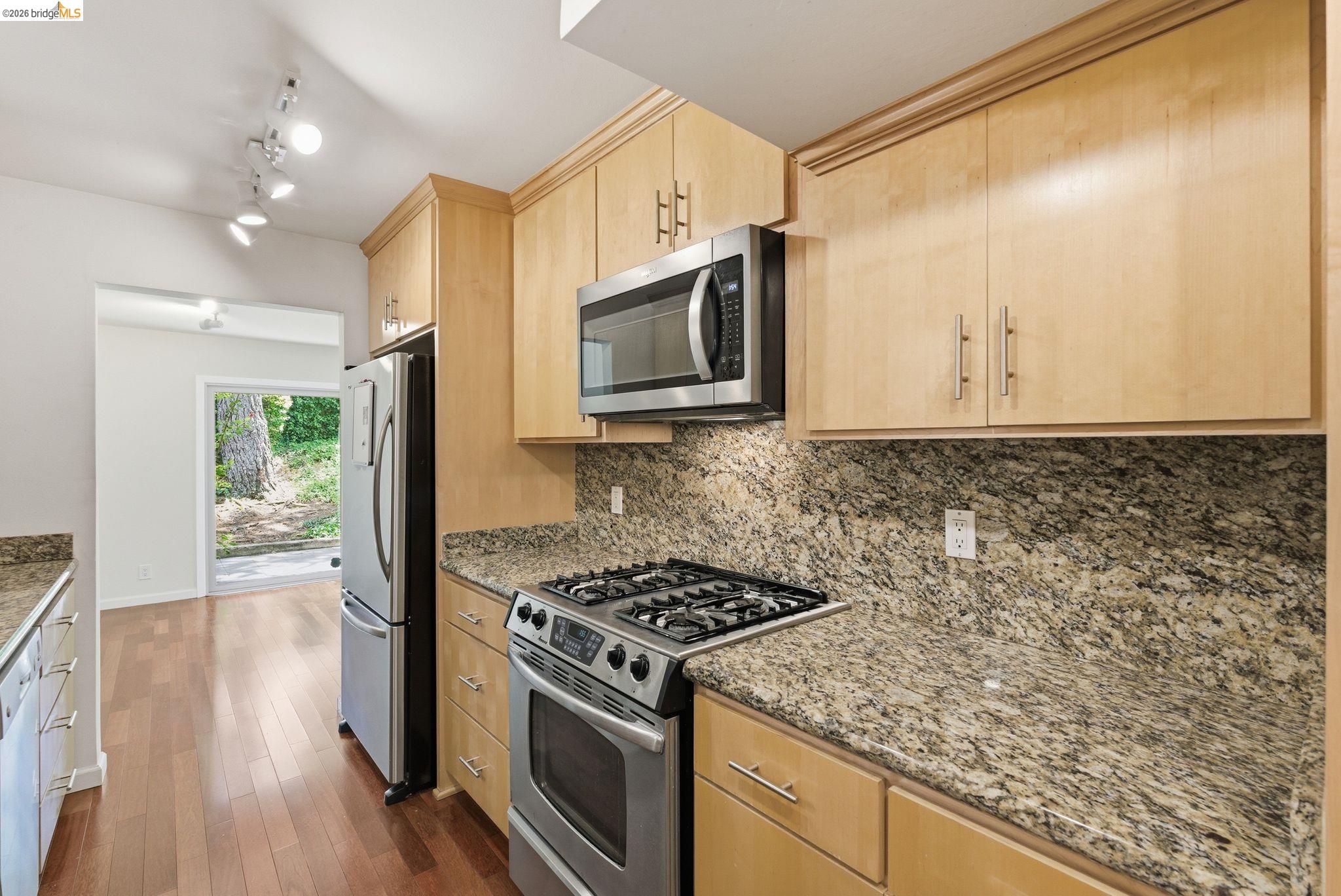Photo #12: 41136915 Listing: Photo #12