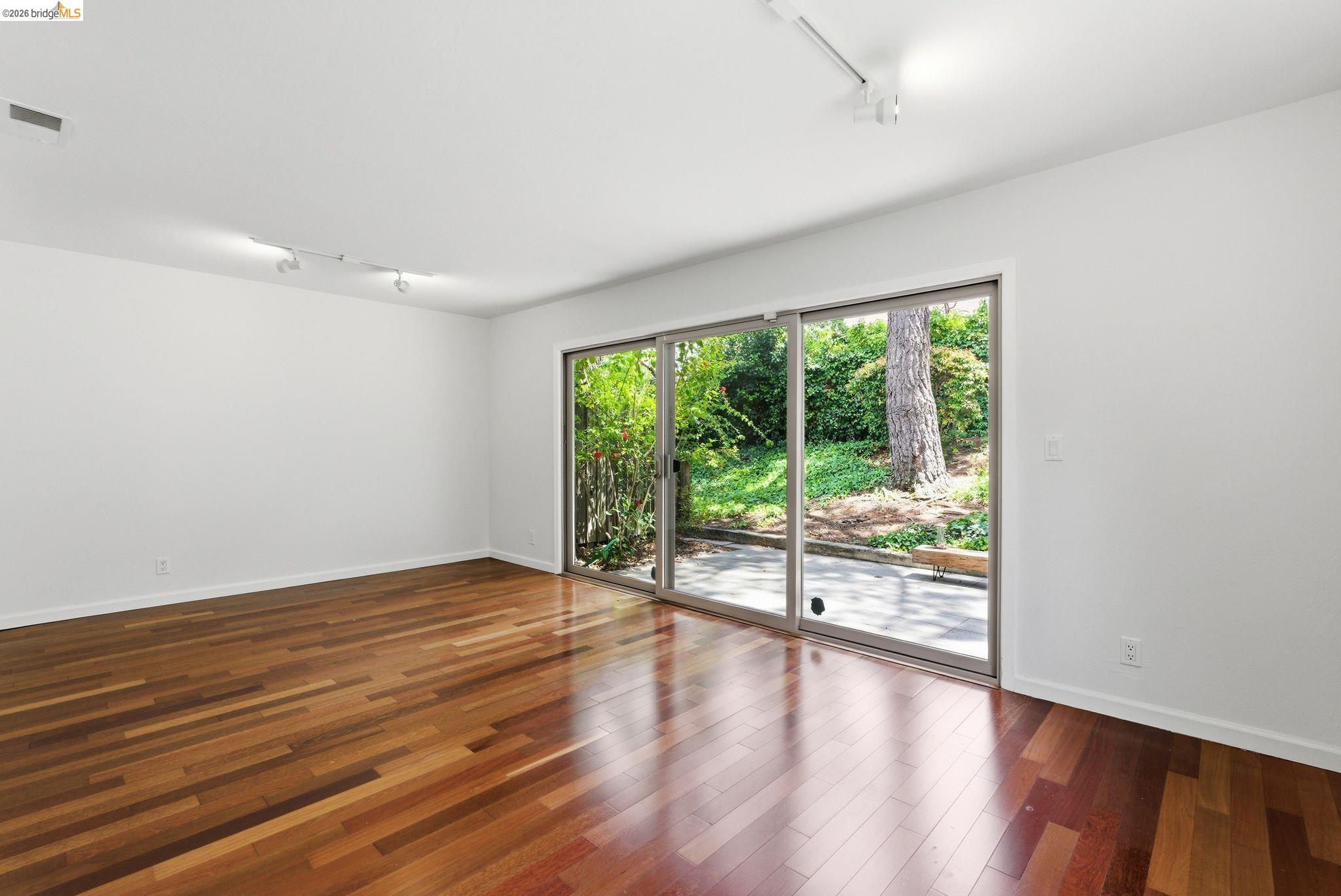 Photo #15: 41136915 Listing: Photo #15