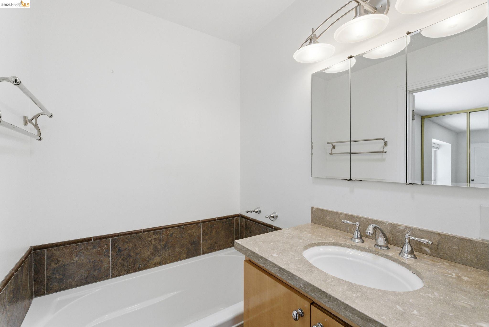 Photo #21: 41136915 Listing: Photo #21