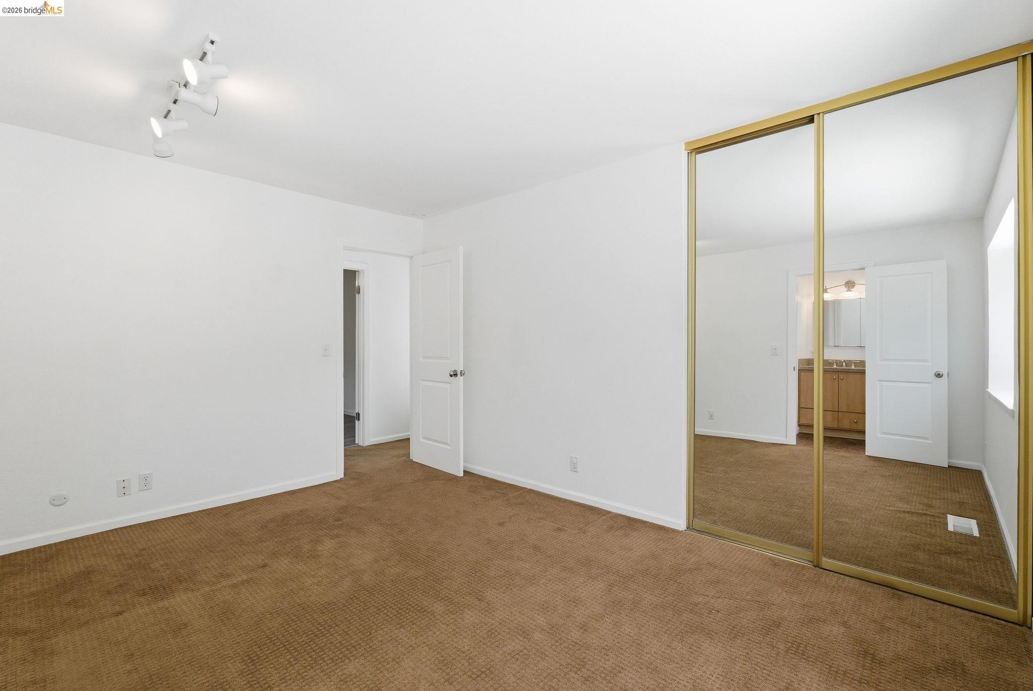 Photo #22: 41136915 Listing: Photo #22