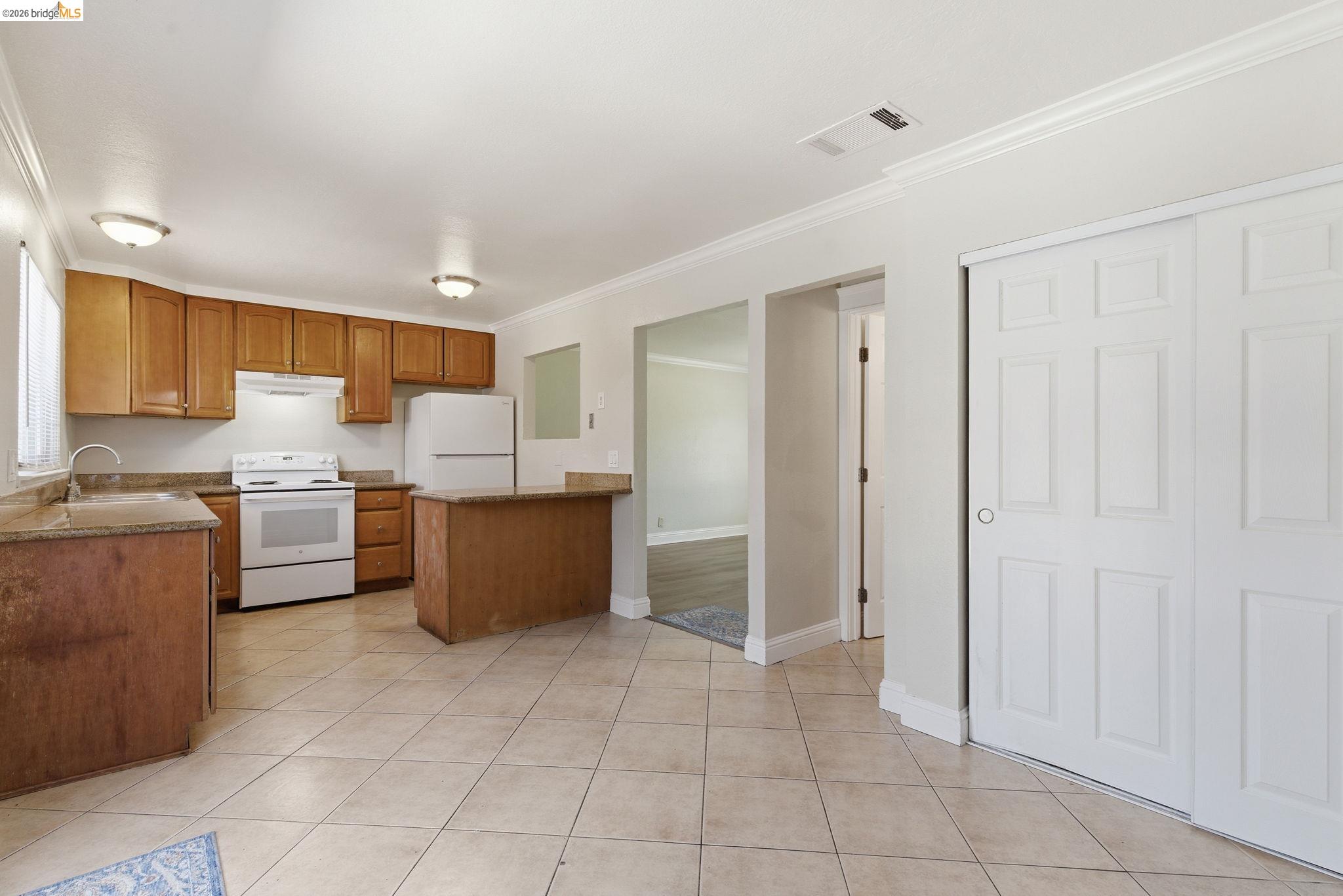 Photo #11: 41136931 Listing: Photo #11
