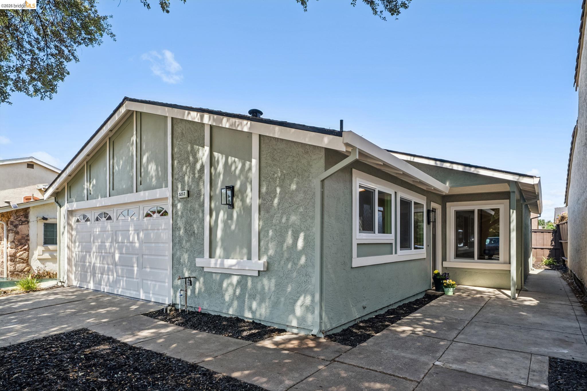 3212 Oak Ct.