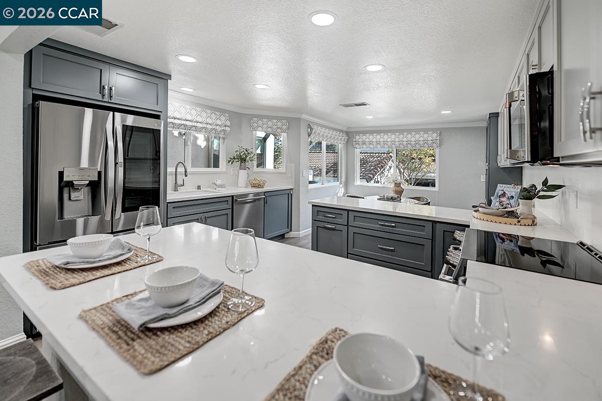 Photo #2: 41136944 Listing: Photo #2