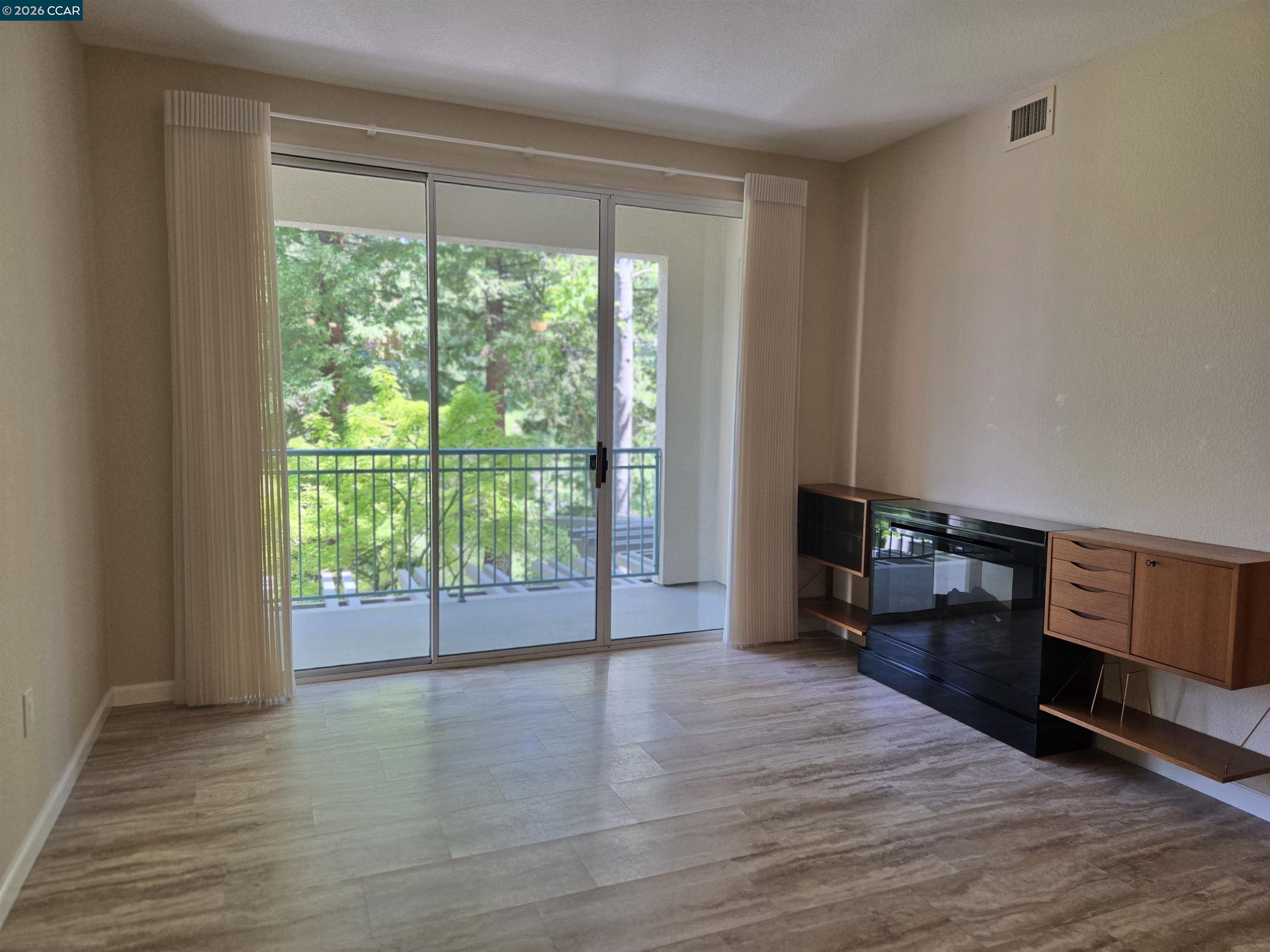 Photo #8: 41136945 Listing: Photo #8