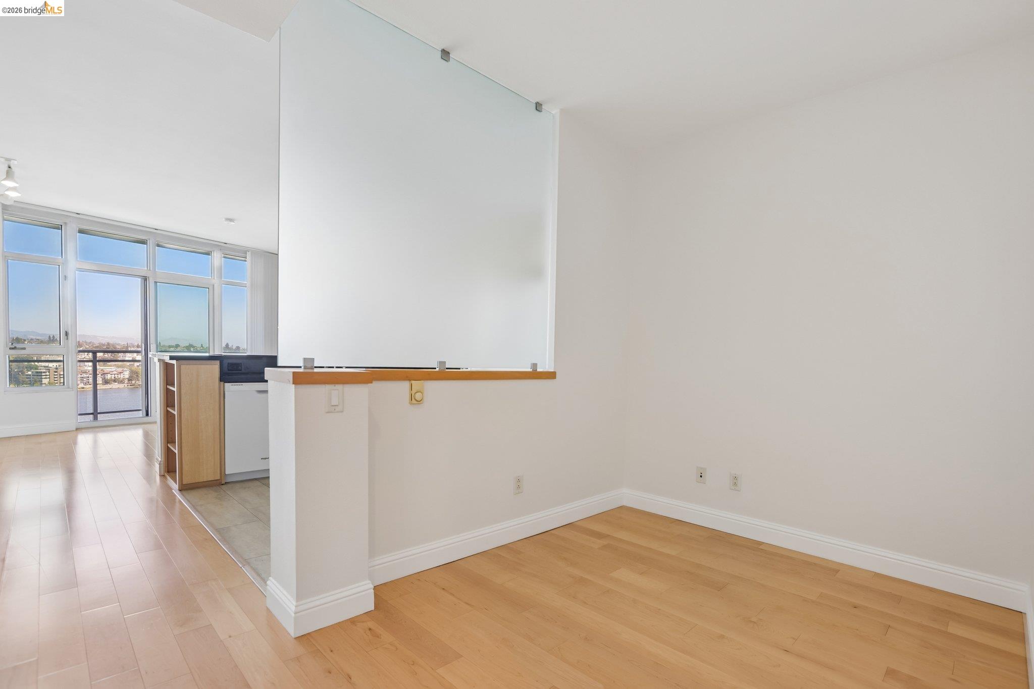Photo #4: 41136964 Listing: Photo #4