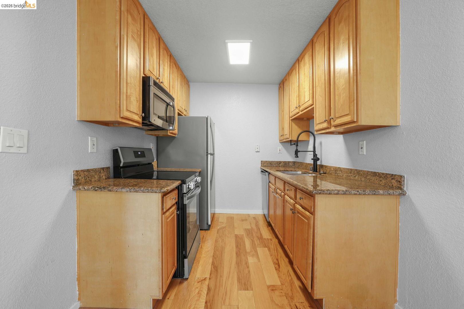 Photo #5: 41136969 Listing: Photo #5