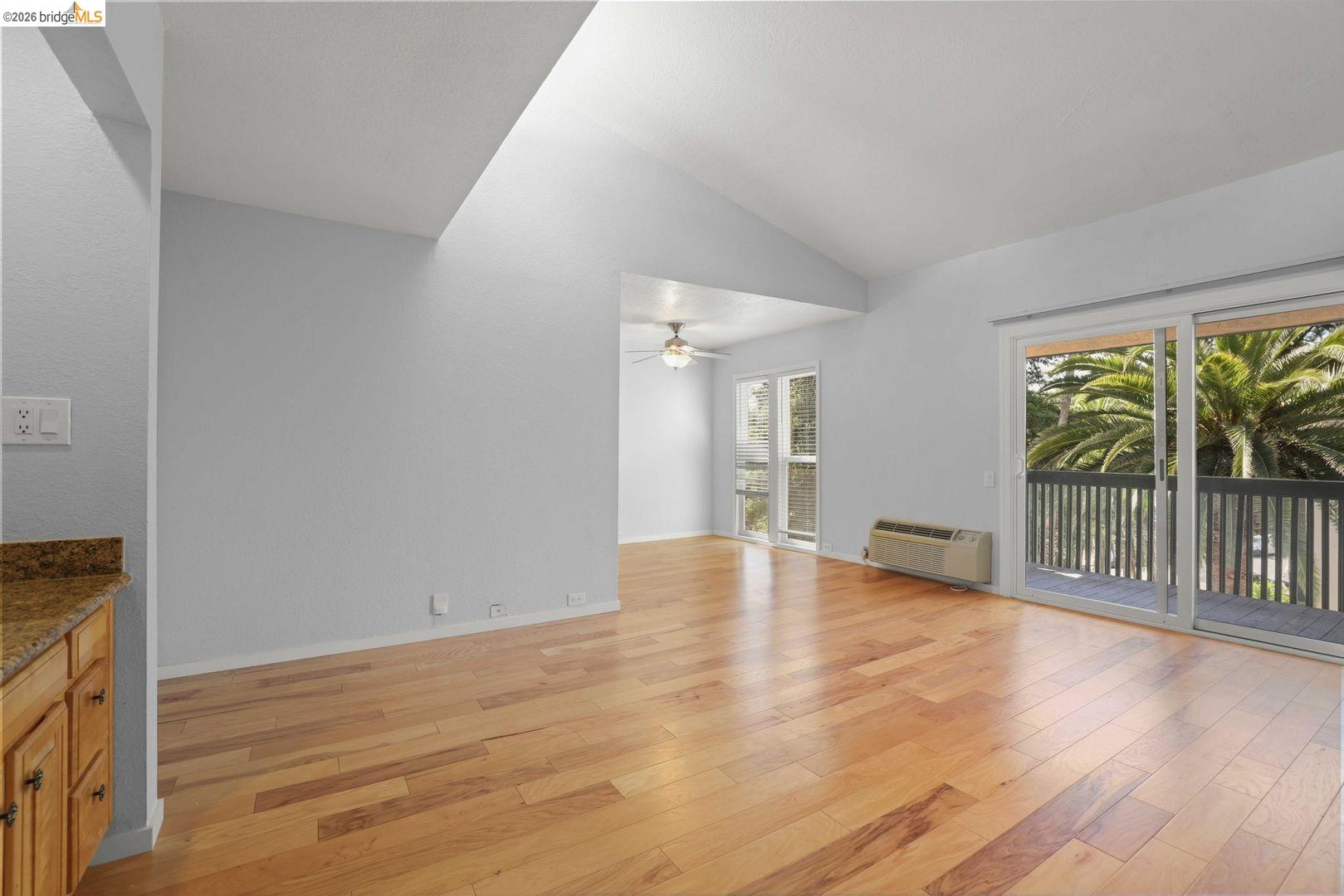 Photo #9: 41136969 Listing: Photo #9