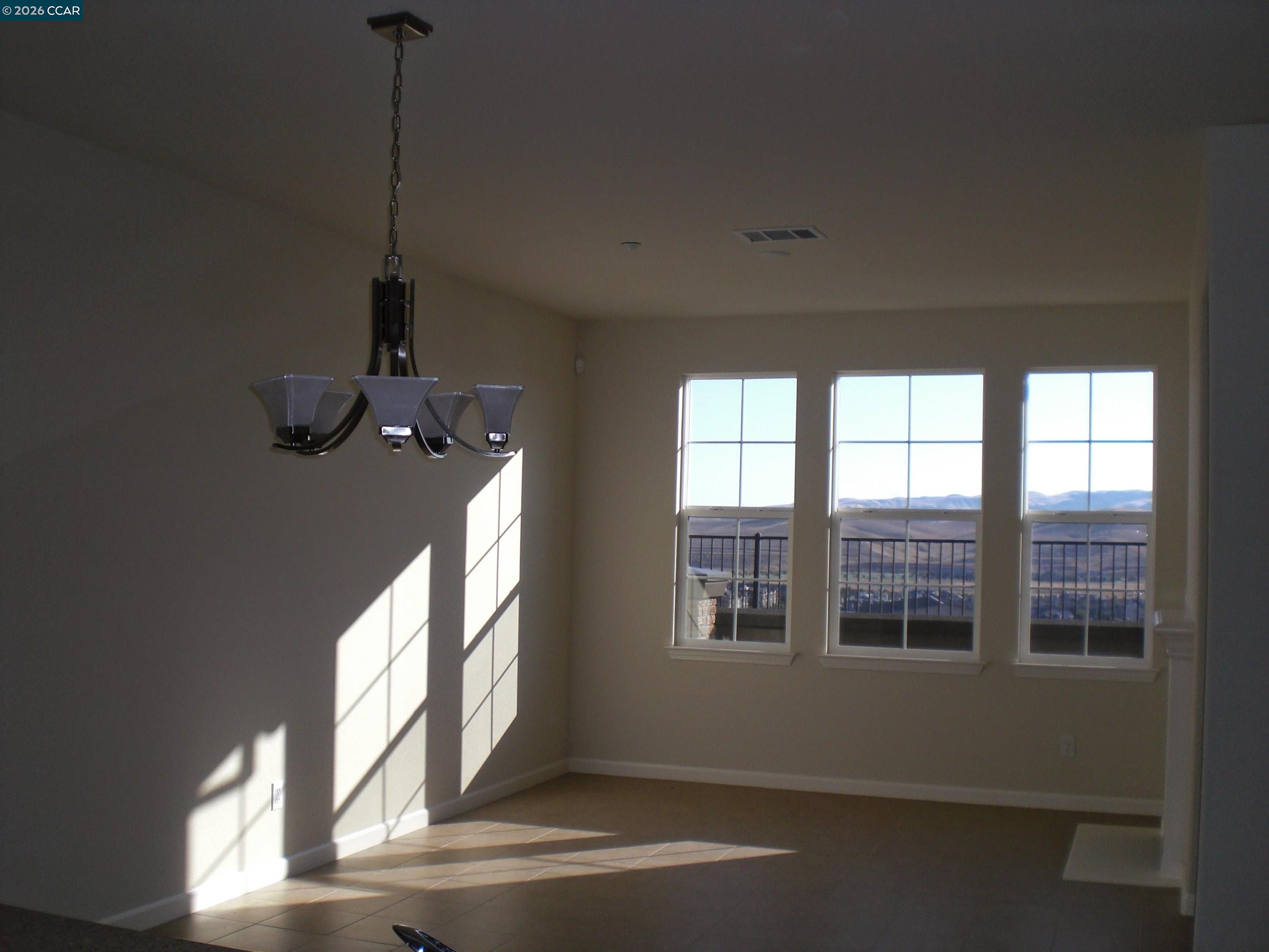 Photo #3: 41136971 Listing: Photo #3