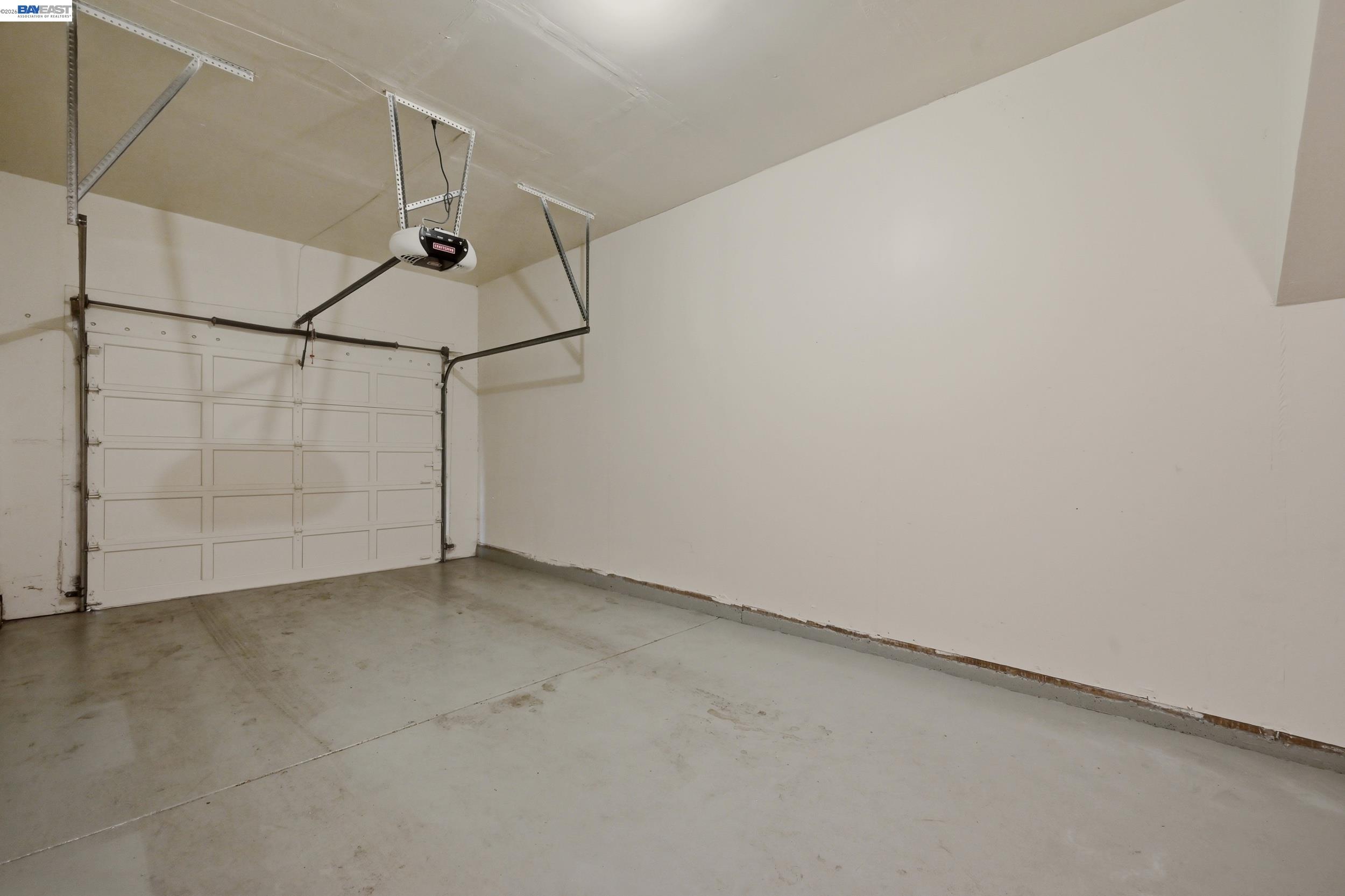 Photo #32: 41136981 Listing: Photo #32