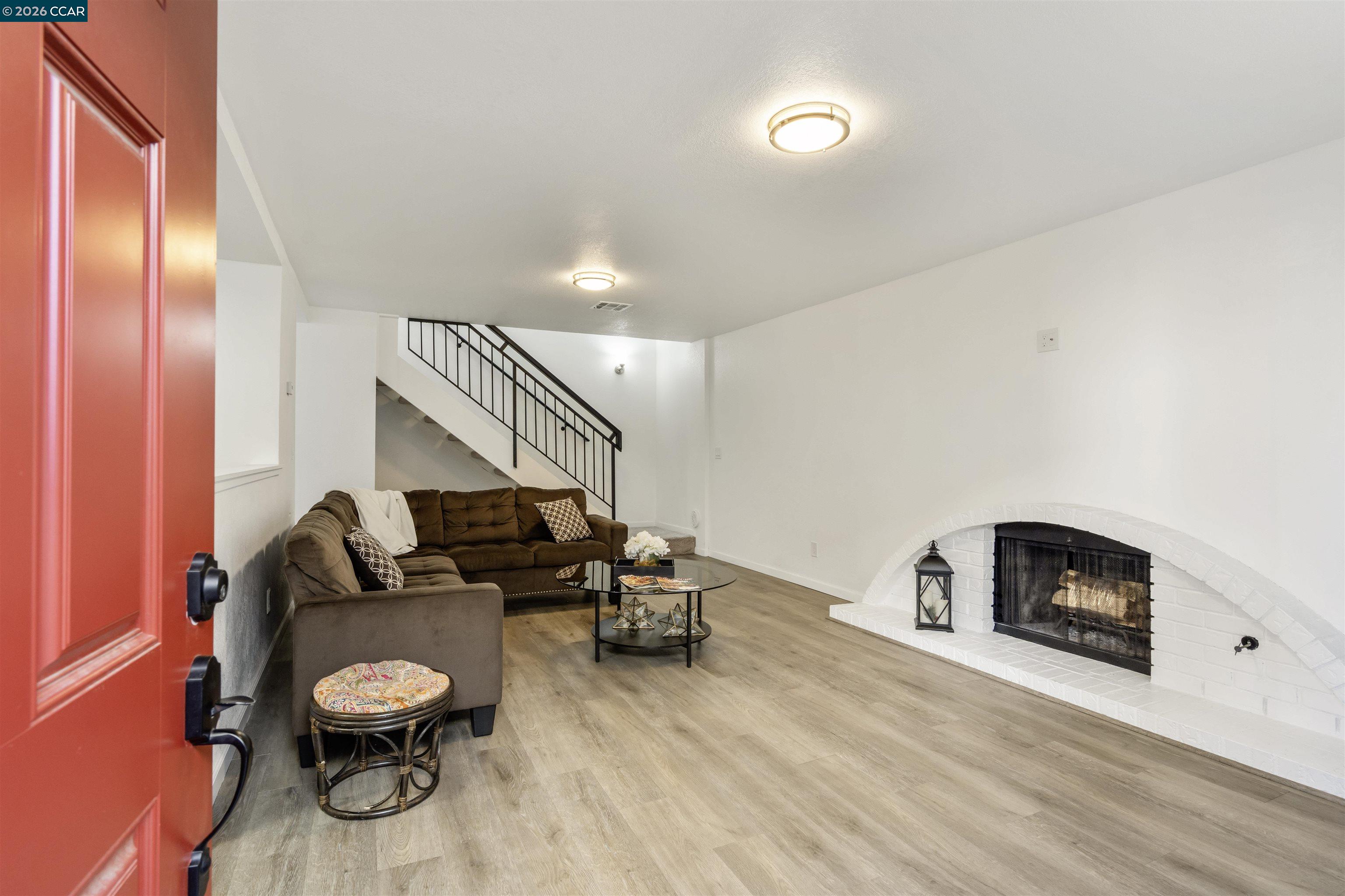 Photo #2: 41137007 Listing: Photo #2