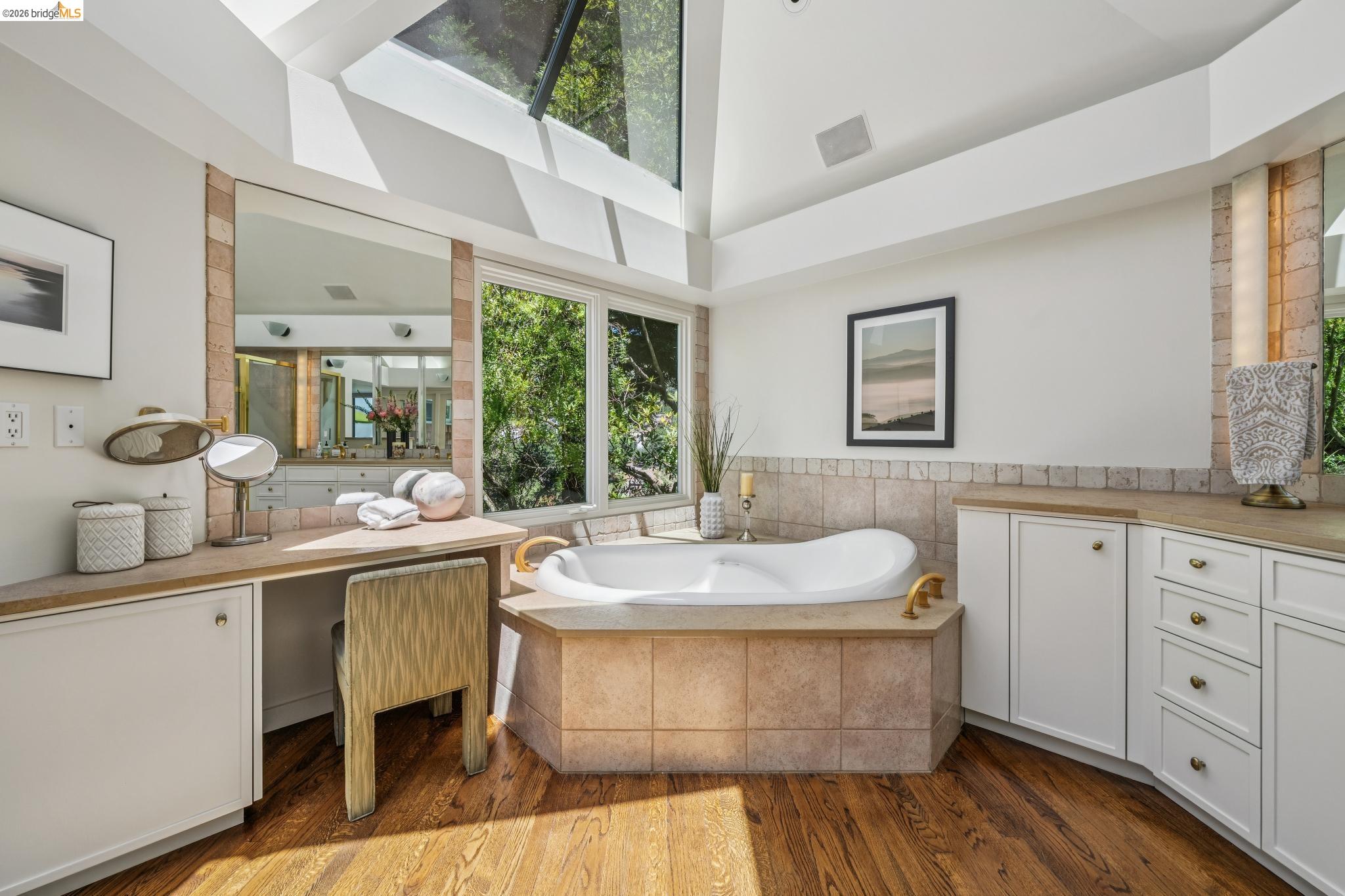 2223 Tunnel Rd, Oakland CA 94611 — photo 30