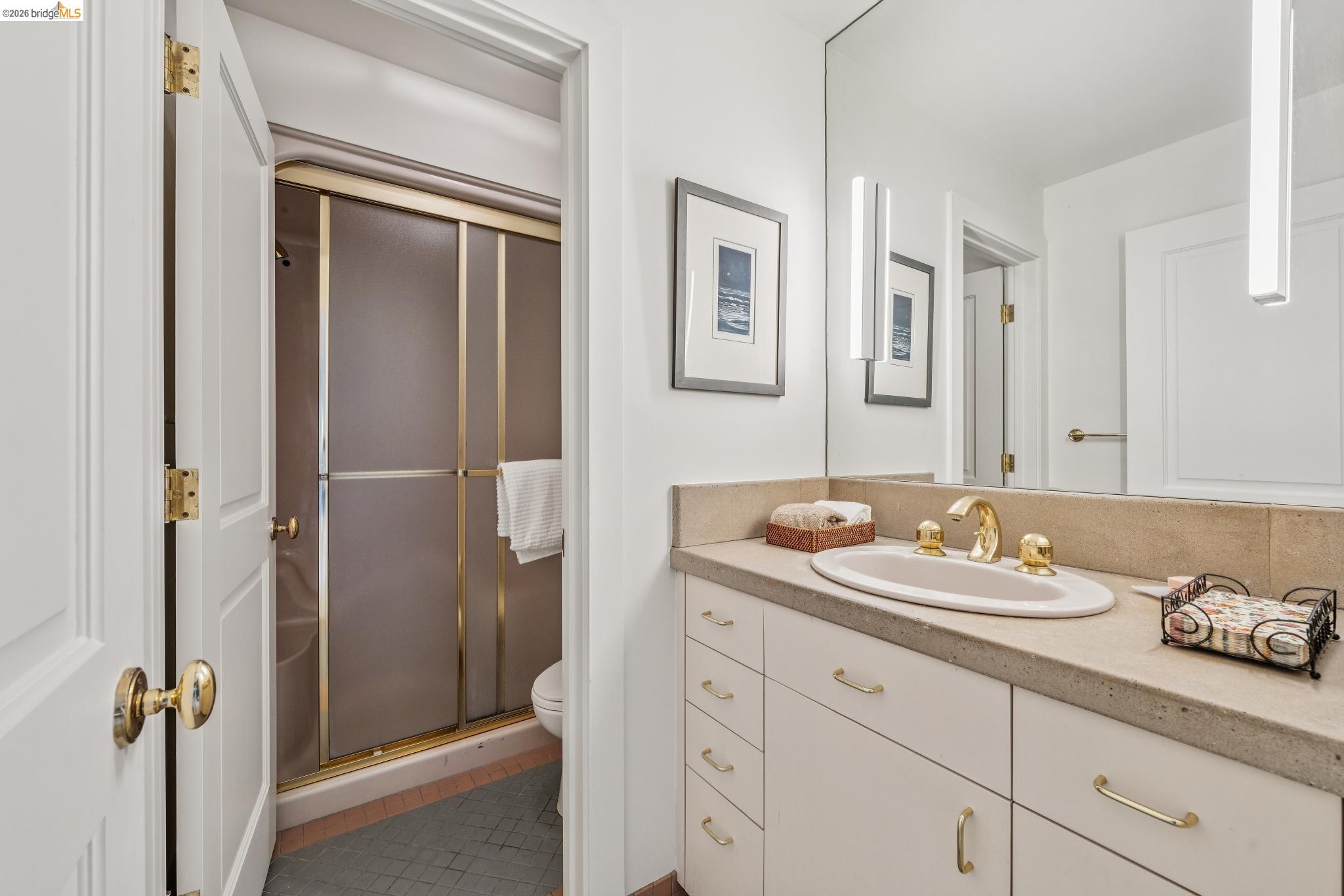 2223 Tunnel Rd, Oakland CA 94611 — photo 41