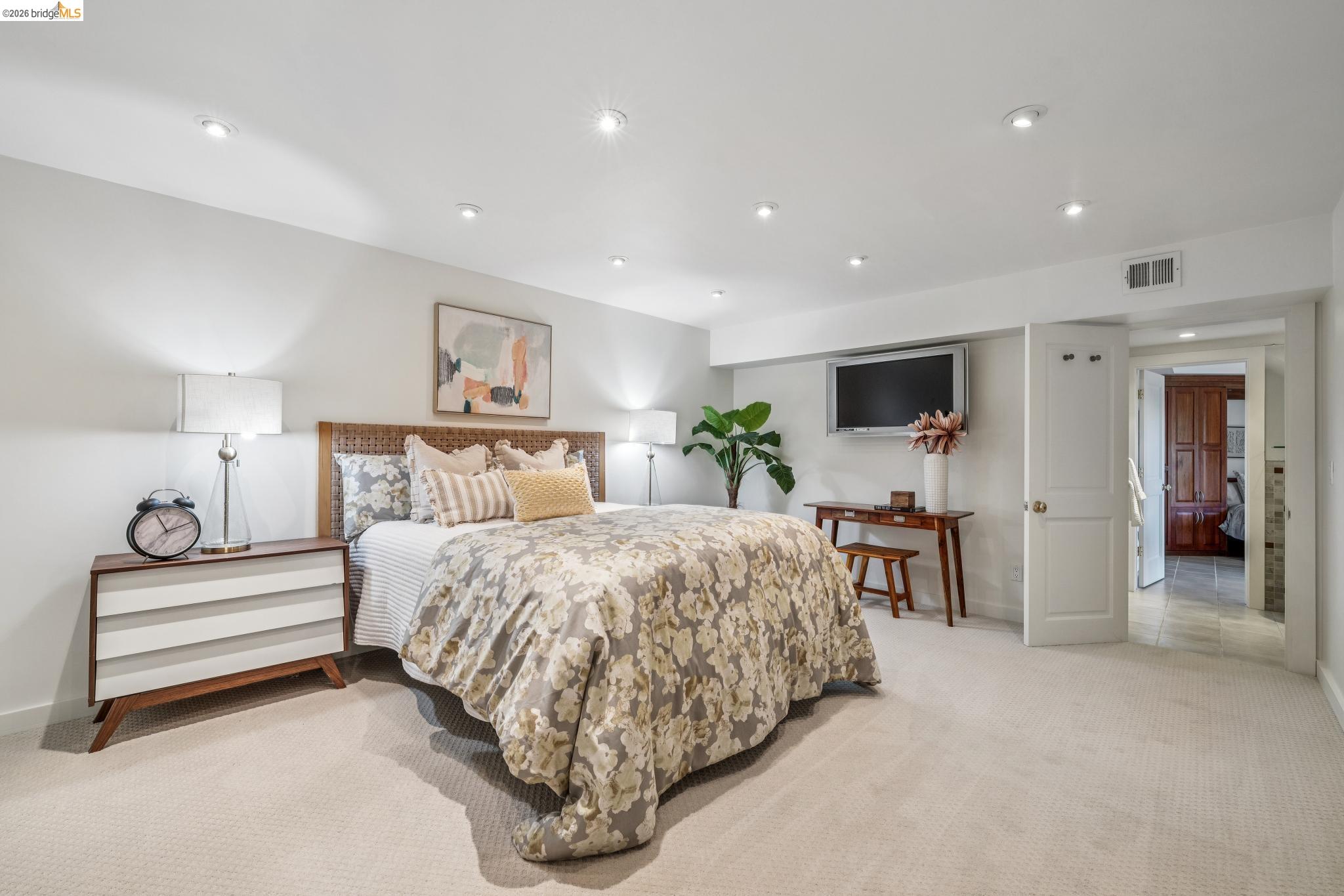 2223 Tunnel Rd, Oakland CA 94611 — photo 45