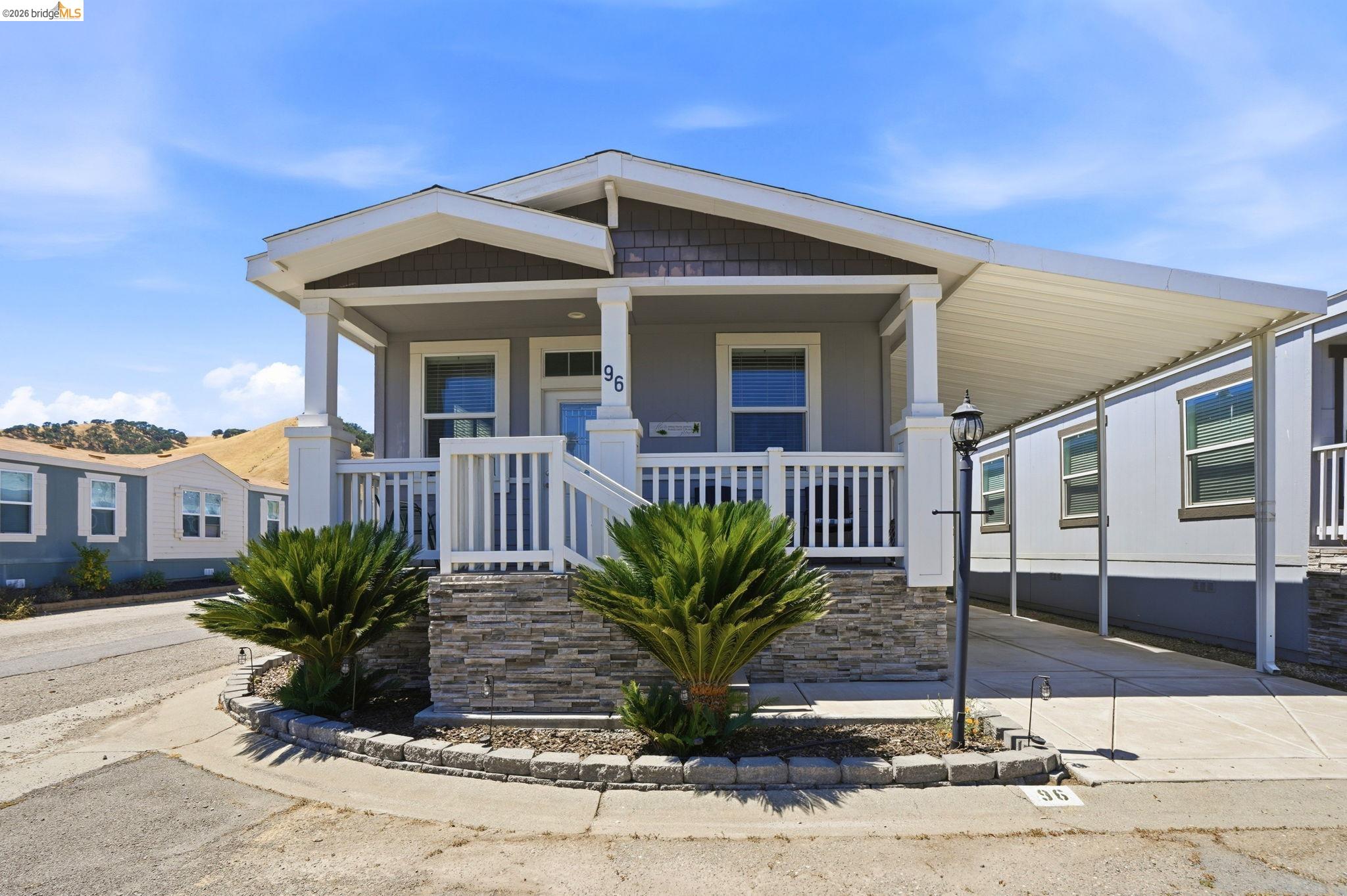 Front Image Thumbnail for EB41137049
