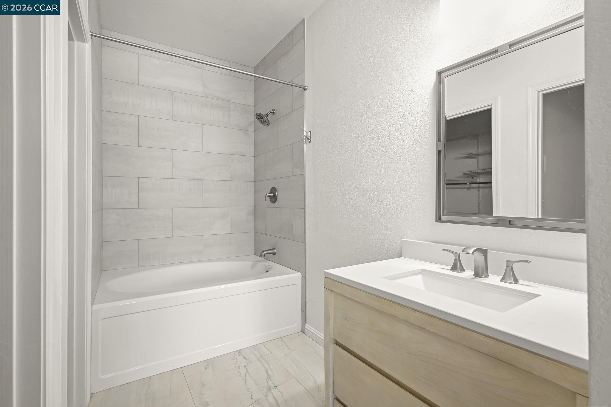 Photo #11: 41137051 Listing: Photo #11