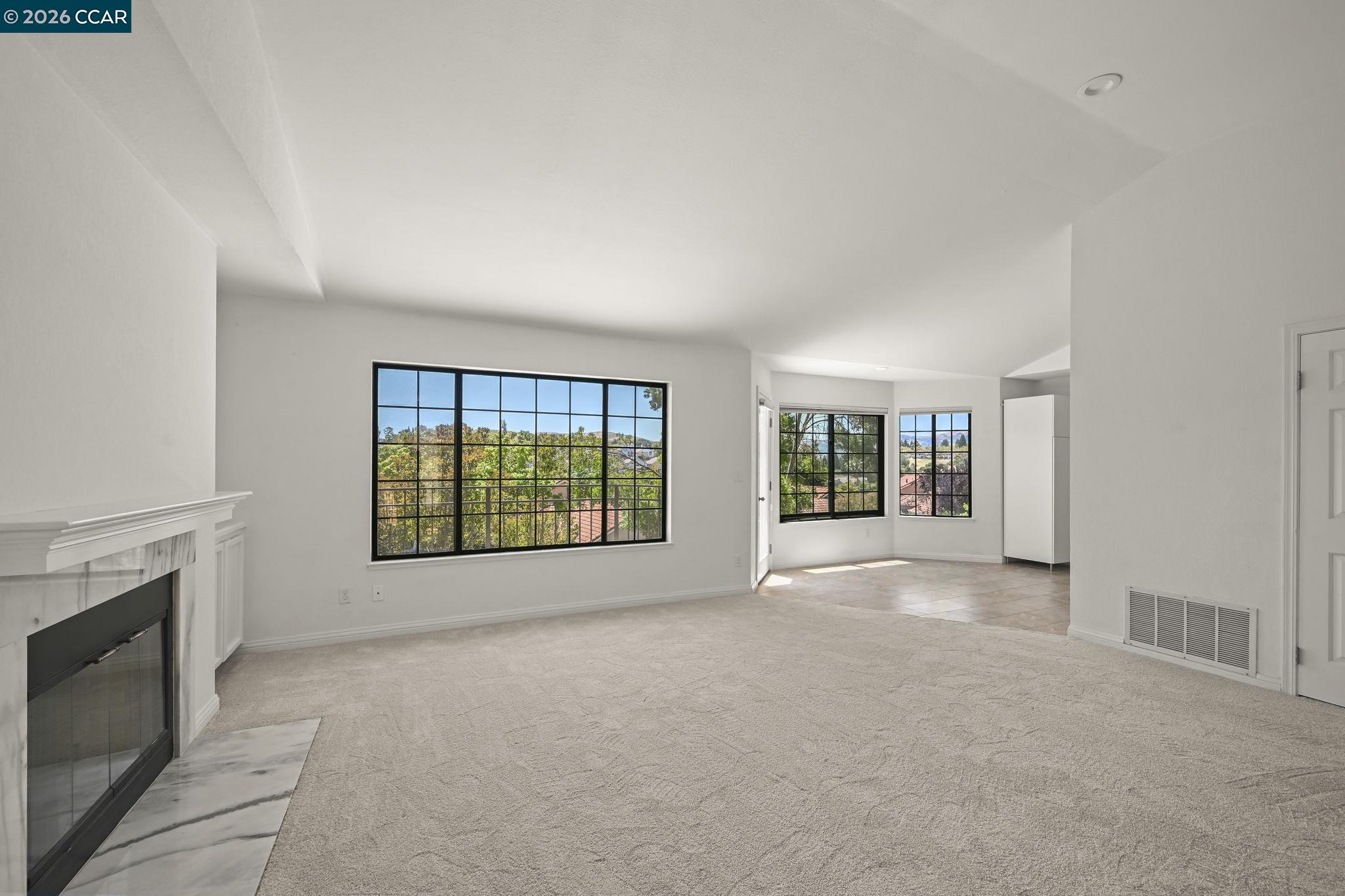 Photo #3: 41137051 Listing: Photo #3