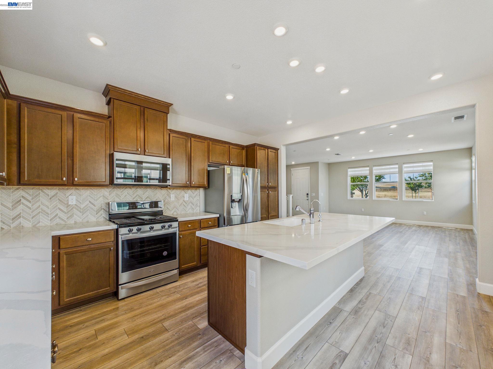 233 E Central Pkwy, Mountain House CA 95391 — photo 12