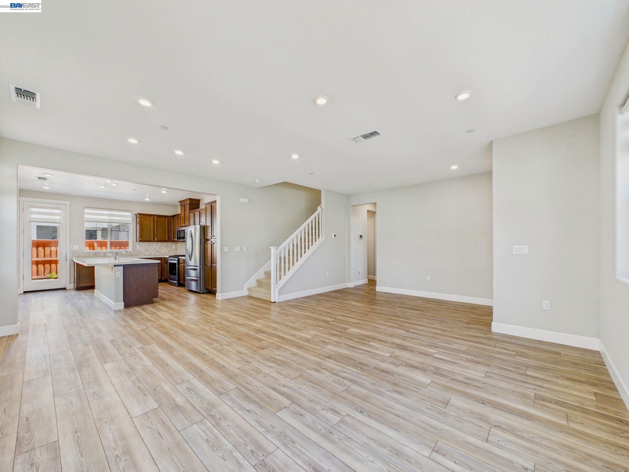 233 E Central Pkwy, Mountain House CA 95391 — photo 15