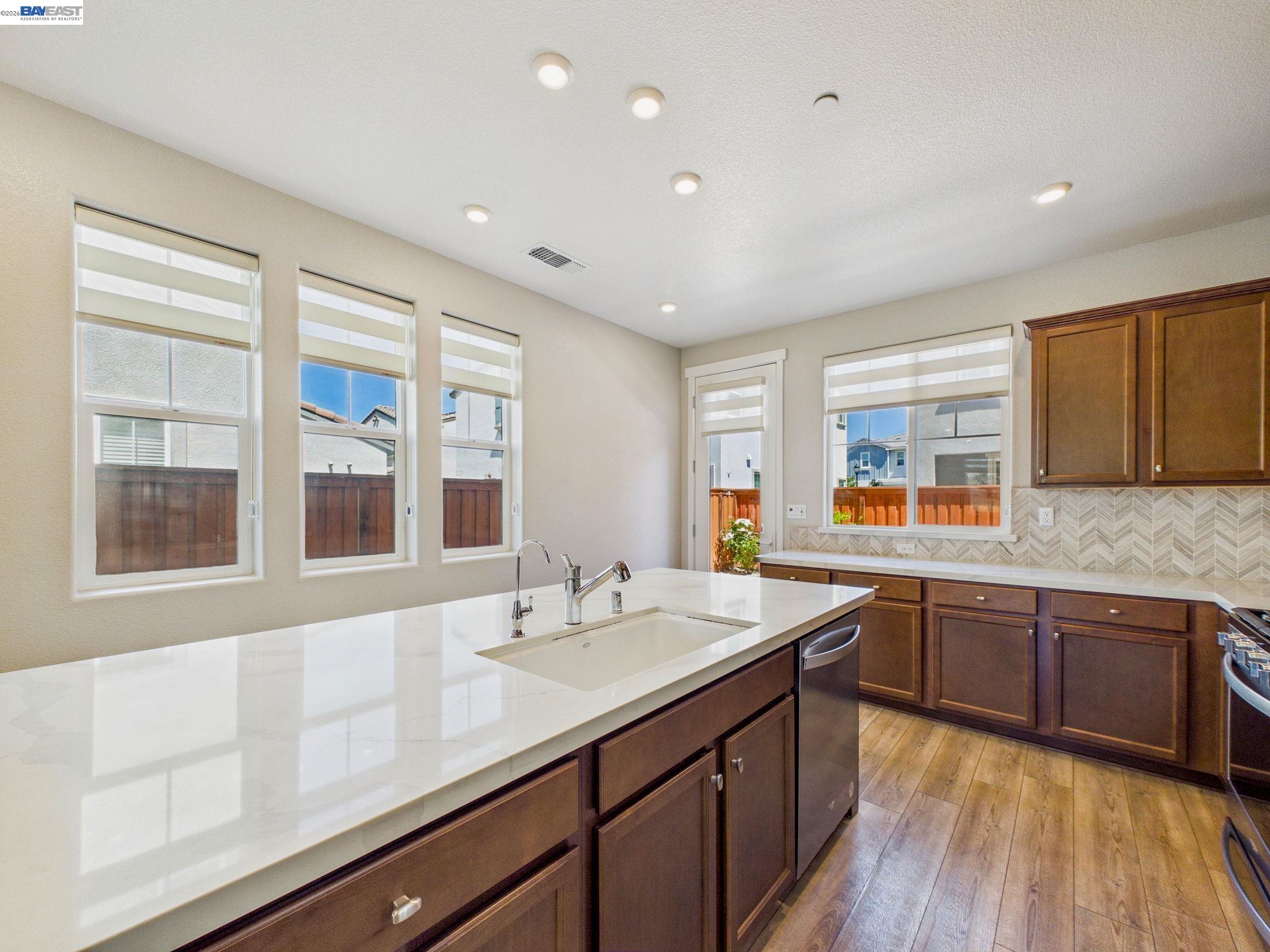 233 E Central Pkwy, Mountain House CA 95391 — photo 25