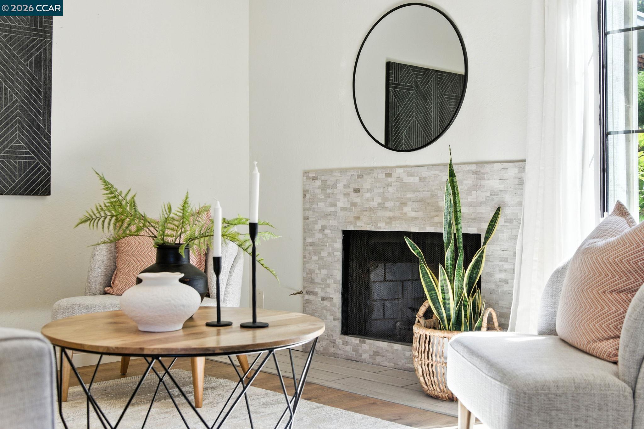 Photo #2: 41137109 Listing: Photo #2