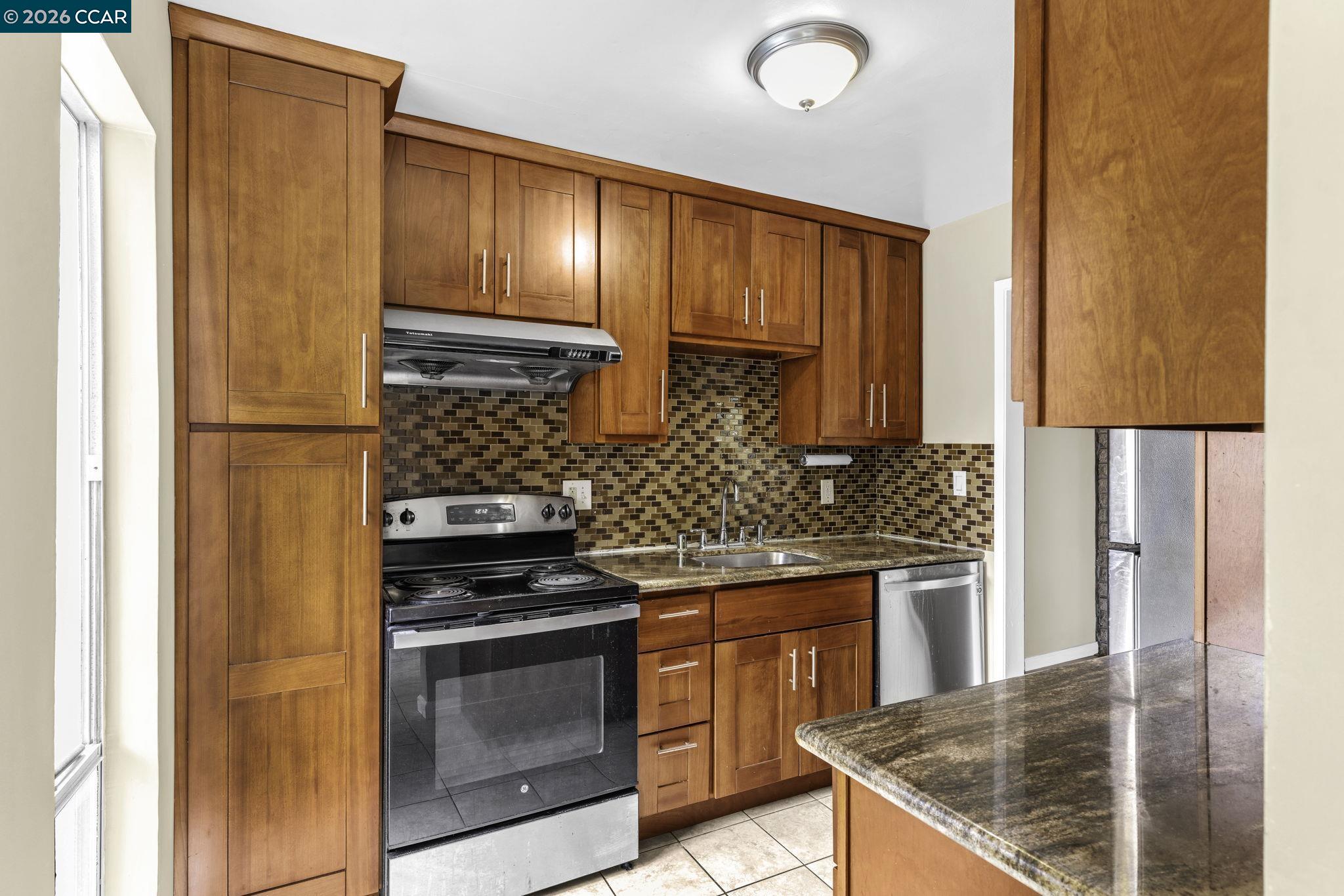 Photo #1: 41137116 Listing: Photo #1