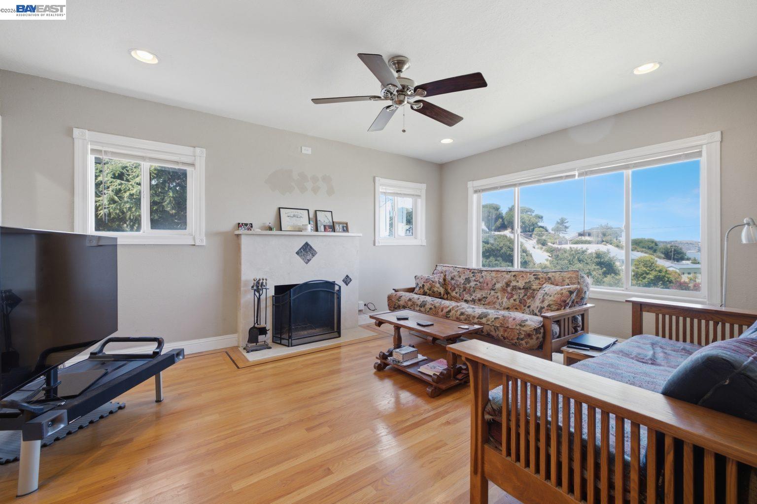 242 Kendall Ave, Crockett CA 94525 — photo 42