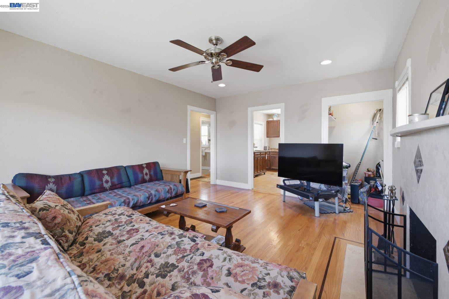 242 Kendall Ave, Crockett CA 94525 — photo 43