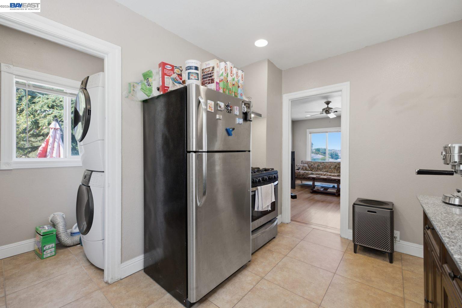 242 Kendall Ave, Crockett CA 94525 — photo 52