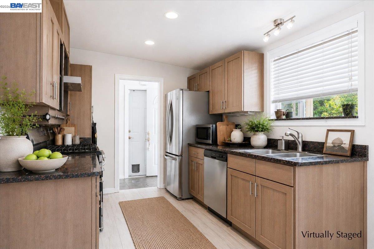 30544 Hoylake St, Hayward CA 94544 — photo 10