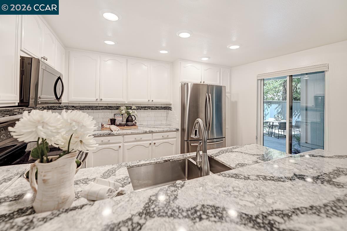 Photo #2: 41137148 Listing: Photo #2