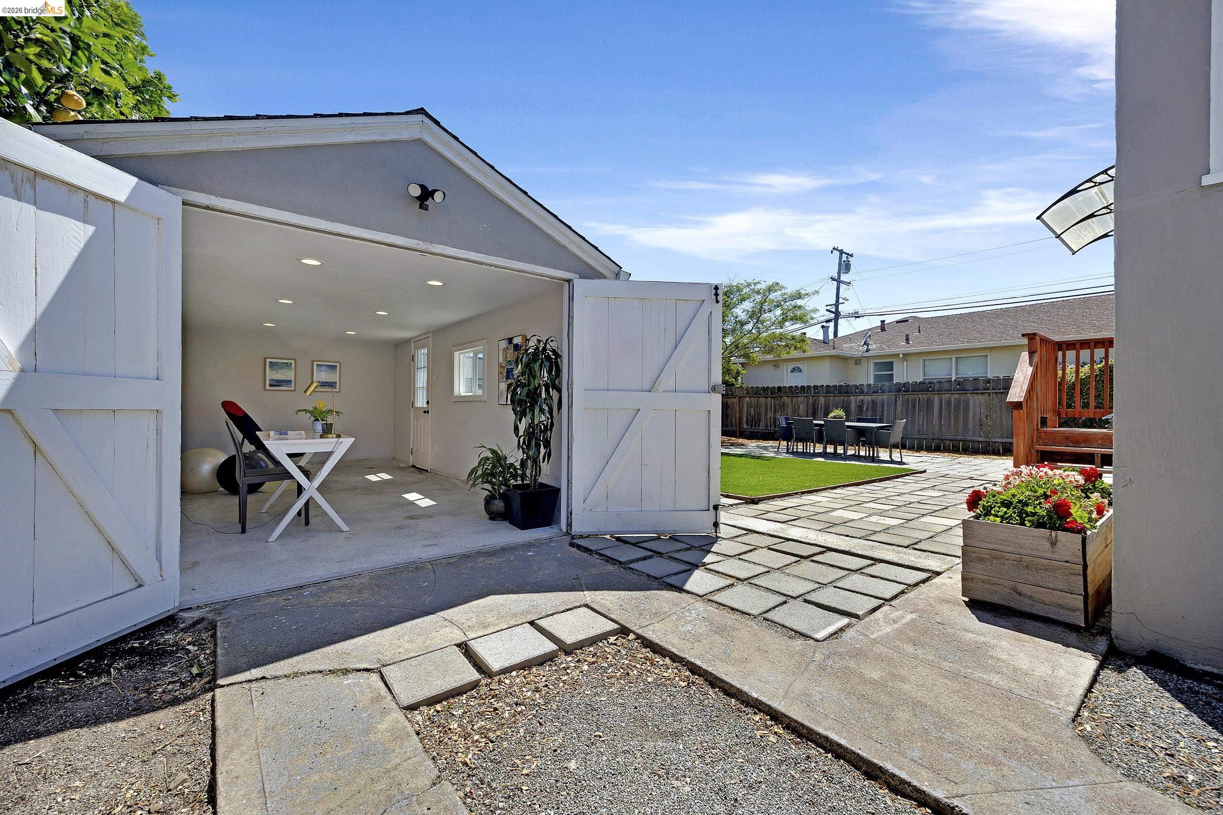 4312 Nevin Ave