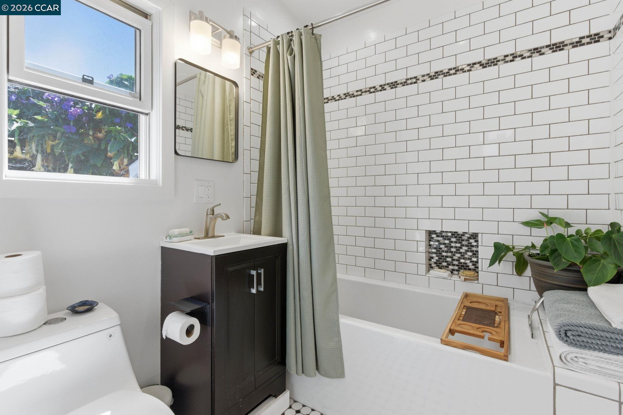 1522 Harmon St, Berkeley CA 94703 — photo 52